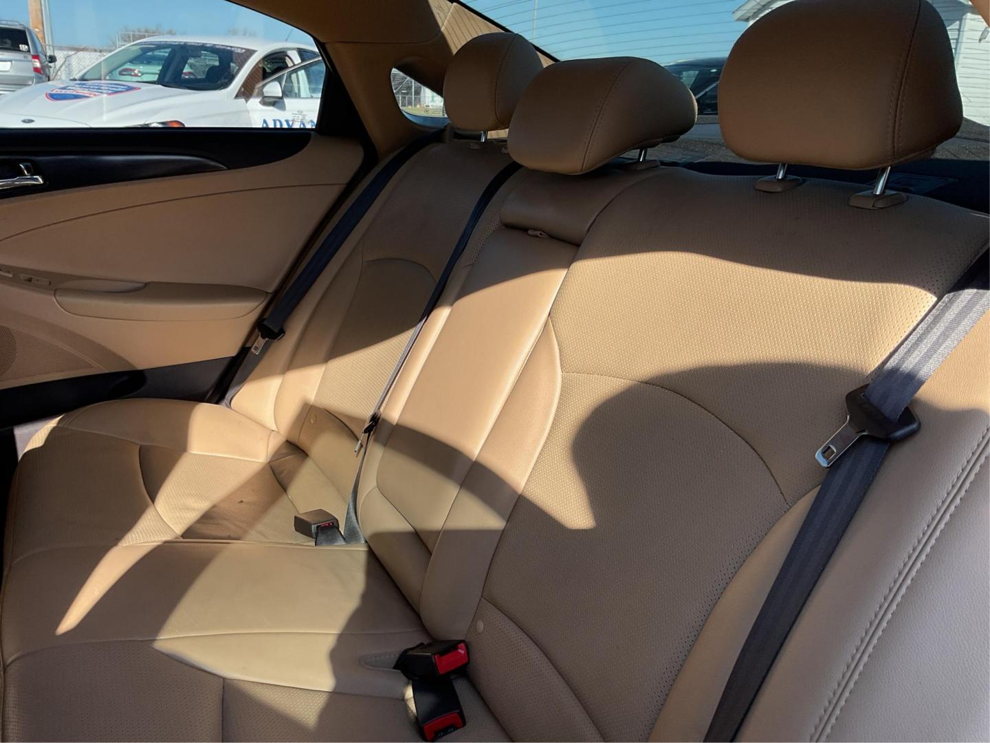 2014 Hyundai Sonata Limited 2.0T (5NPEC4AB6EH) with an 2L I-4 gasoline direct injection engine, located at 8750 N County Rd 25A, Piqua, OH, 45356, (937) 908-9800, 40.164391, -84.232513 - 2014 Hyundai Sonata Limited 2.0T - Photo#9