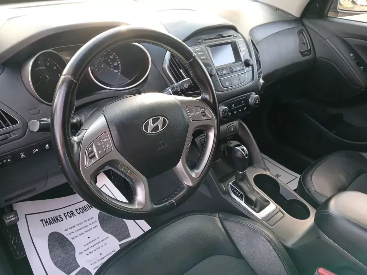 2014 Hyundai Tucson GLS AWD (KM8JUCAG3EU) with an 2.4L L4 DOHC 16V engine, 6-Speed Automatic transmission, located at 1184 Kauffman Ave, Fairborn, OH, 45324, (937) 908-9800, 39.807072, -84.030914 - **Explore the Great Outdoors with the 2014 Hyundai Tucson GLS AWD! Perfect for Weekend Adventures!**<br /> <br /> If you're ready to embrace life's adventures, the 2014 Hyundai Tucson GLS AWD is the SUV you need. Whether you're planning a weekend camping trip, daily commutes around Fairborn, or shut - Photo#8