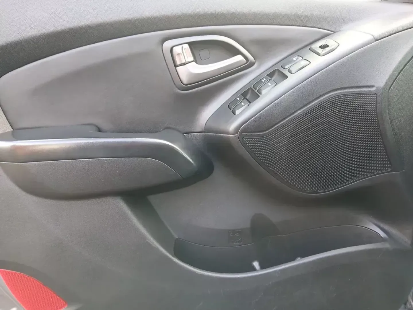 2014 Hyundai Tucson GLS AWD (KM8JUCAG3EU) with an 2.4L L4 DOHC 16V engine, 6-Speed Automatic transmission, located at 1184 Kauffman Ave, Fairborn, OH, 45324, (937) 908-9800, 39.807072, -84.030914 - **Explore the Great Outdoors with the 2014 Hyundai Tucson GLS AWD! Perfect for Weekend Adventures!**<br /> <br /> If you're ready to embrace life's adventures, the 2014 Hyundai Tucson GLS AWD is the SUV you need. Whether you're planning a weekend camping trip, daily commutes around Fairborn, or shut - Photo#18