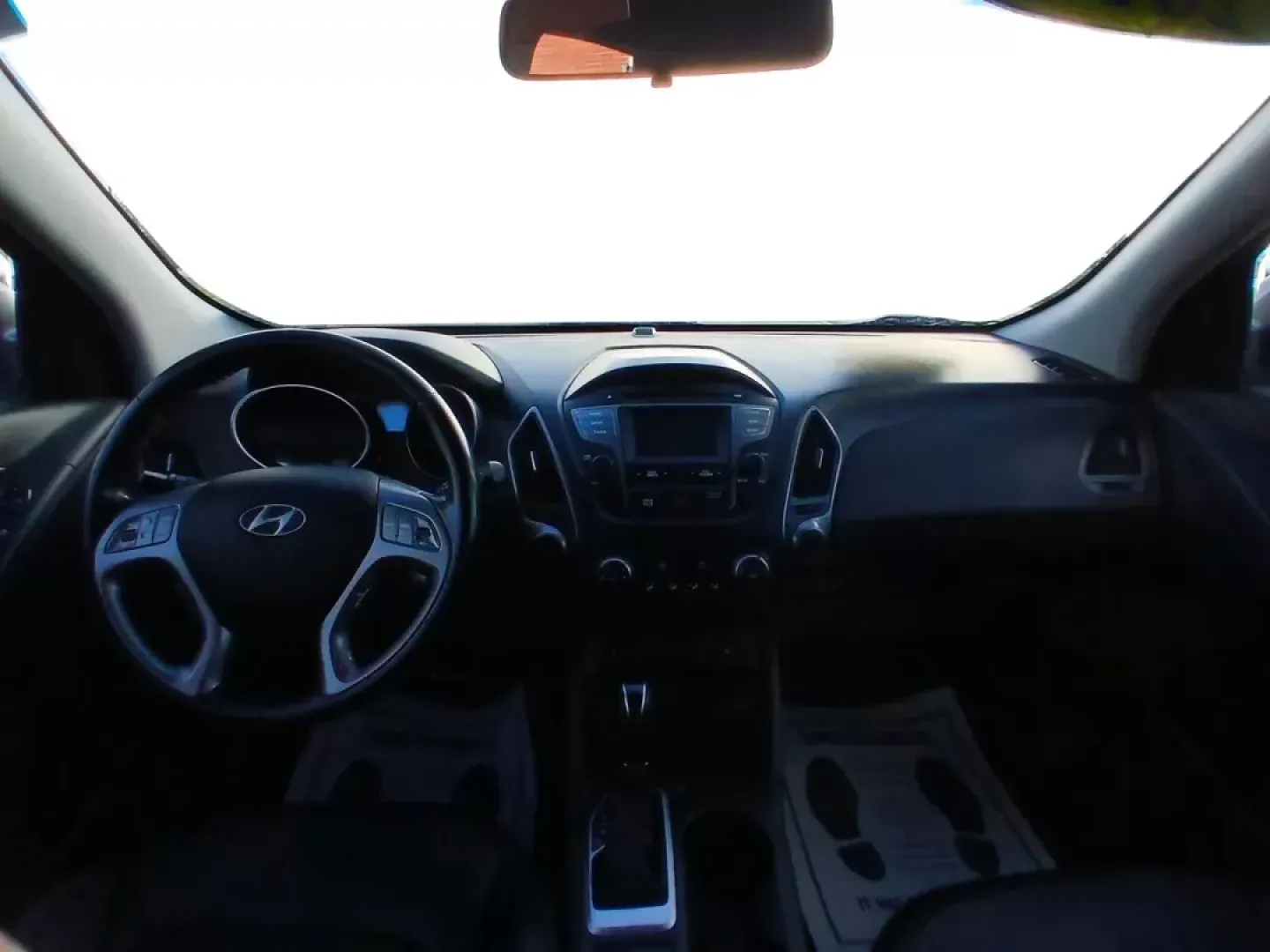 2014 Hyundai Tucson GLS AWD (KM8JUCAG3EU) with an 2.4L L4 DOHC 16V engine, 6-Speed Automatic transmission, located at 1184 Kauffman Ave, Fairborn, OH, 45324, (937) 908-9800, 39.807072, -84.030914 - **Explore the Great Outdoors with the 2014 Hyundai Tucson GLS AWD! Perfect for Weekend Adventures!**<br /> <br /> If you're ready to embrace life's adventures, the 2014 Hyundai Tucson GLS AWD is the SUV you need. Whether you're planning a weekend camping trip, daily commutes around Fairborn, or shut - Photo#20