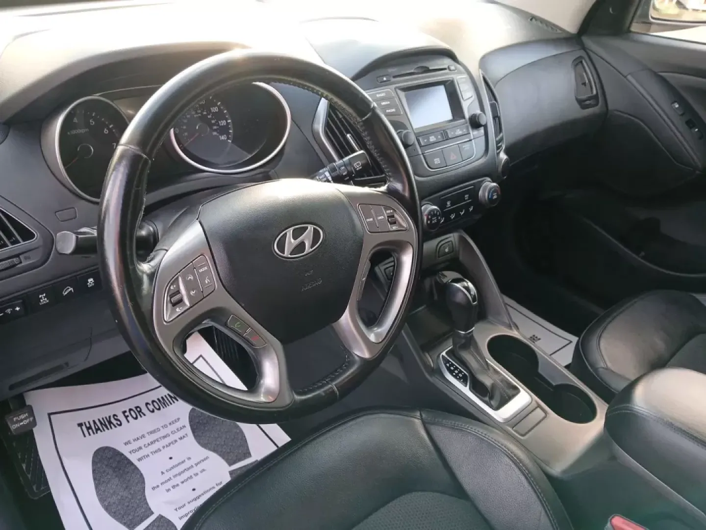 2014 Hyundai Tucson GLS AWD (KM8JUCAG3EU) with an 2.4L L4 DOHC 16V engine, 6-Speed Automatic transmission, located at 1184 Kauffman Ave, Fairborn, OH, 45324, (937) 908-9800, 39.807072, -84.030914 - **Explore the Great Outdoors with the 2014 Hyundai Tucson GLS AWD! Perfect for Weekend Adventures!**<br /> <br /> If you're ready to embrace life's adventures, the 2014 Hyundai Tucson GLS AWD is the SUV you need. Whether you're planning a weekend camping trip, daily commutes around Fairborn, or shut - Photo#9