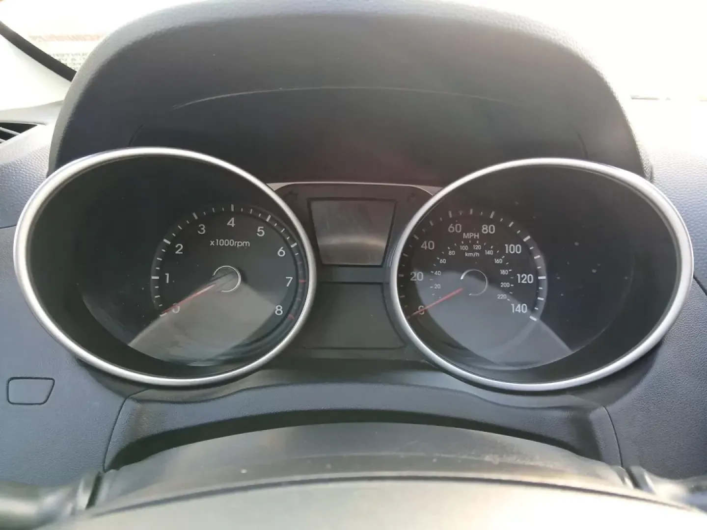 2014 Hyundai Tucson GLS AWD (KM8JUCAG3EU) with an 2.4L L4 DOHC 16V engine, 6-Speed Automatic transmission, located at 1184 Kauffman Ave, Fairborn, OH, 45324, (937) 908-9800, 39.807072, -84.030914 - **Explore the Great Outdoors with the 2014 Hyundai Tucson GLS AWD! Perfect for Weekend Adventures!**<br /> <br /> If you're ready to embrace life's adventures, the 2014 Hyundai Tucson GLS AWD is the SUV you need. Whether you're planning a weekend camping trip, daily commutes around Fairborn, or shut - Photo#15