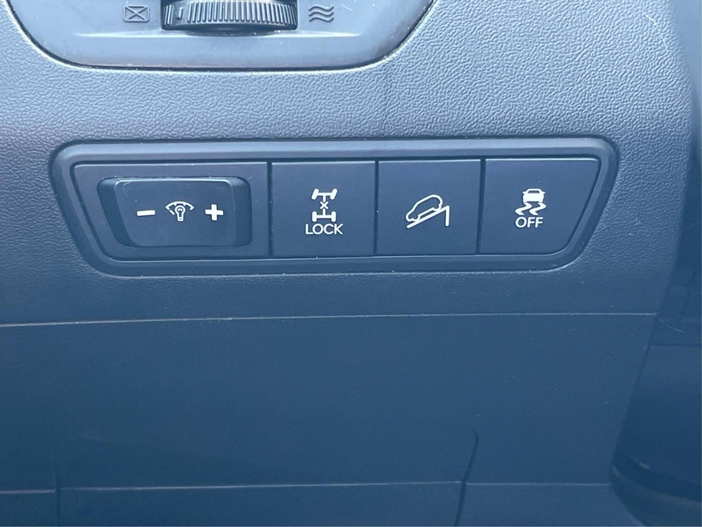 2014 Hyundai Tucson GLS (KM8JTCAF5EU) with an Nu 2L I-4 gasoline direct injection engine, located at 4508 South Dixie Dr, Moraine, OH, 45439, (937) 908-9800, 39.689976, -84.218452 - 2014 Hyundai Tucson GLS - Photo#15