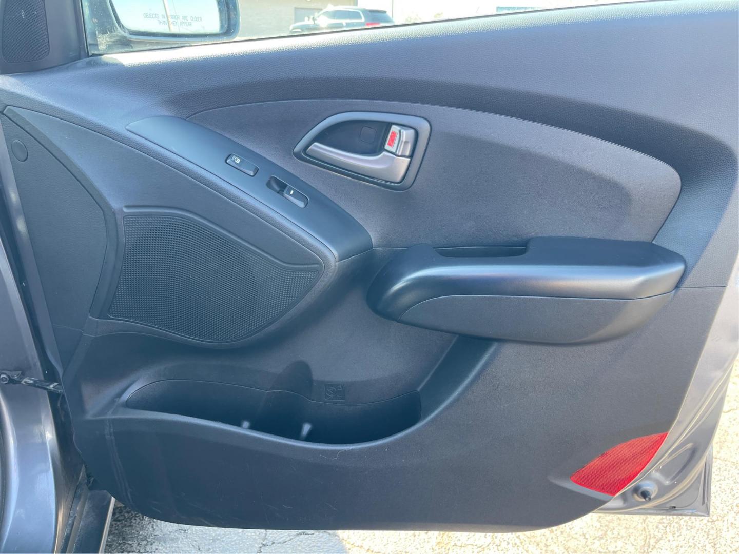 2014 Hyundai Tucson GLS (KM8JTCAF5EU) with an Nu 2L I-4 gasoline direct injection engine, located at 4508 South Dixie Dr, Moraine, OH, 45439, (937) 908-9800, 39.689976, -84.218452 - 2014 Hyundai Tucson GLS - Photo#18