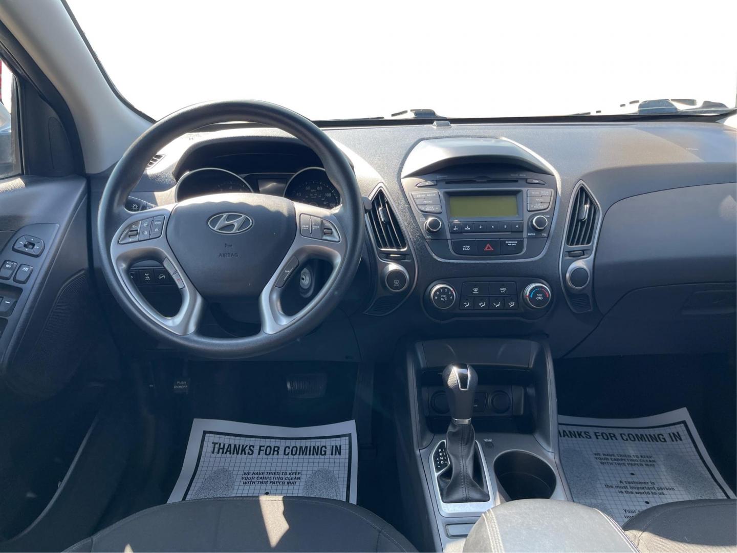 2014 Hyundai Tucson GLS (KM8JTCAF5EU) with an Nu 2L I-4 gasoline direct injection engine, located at 4508 South Dixie Dr, Moraine, OH, 45439, (937) 908-9800, 39.689976, -84.218452 - 2014 Hyundai Tucson GLS - Photo#19