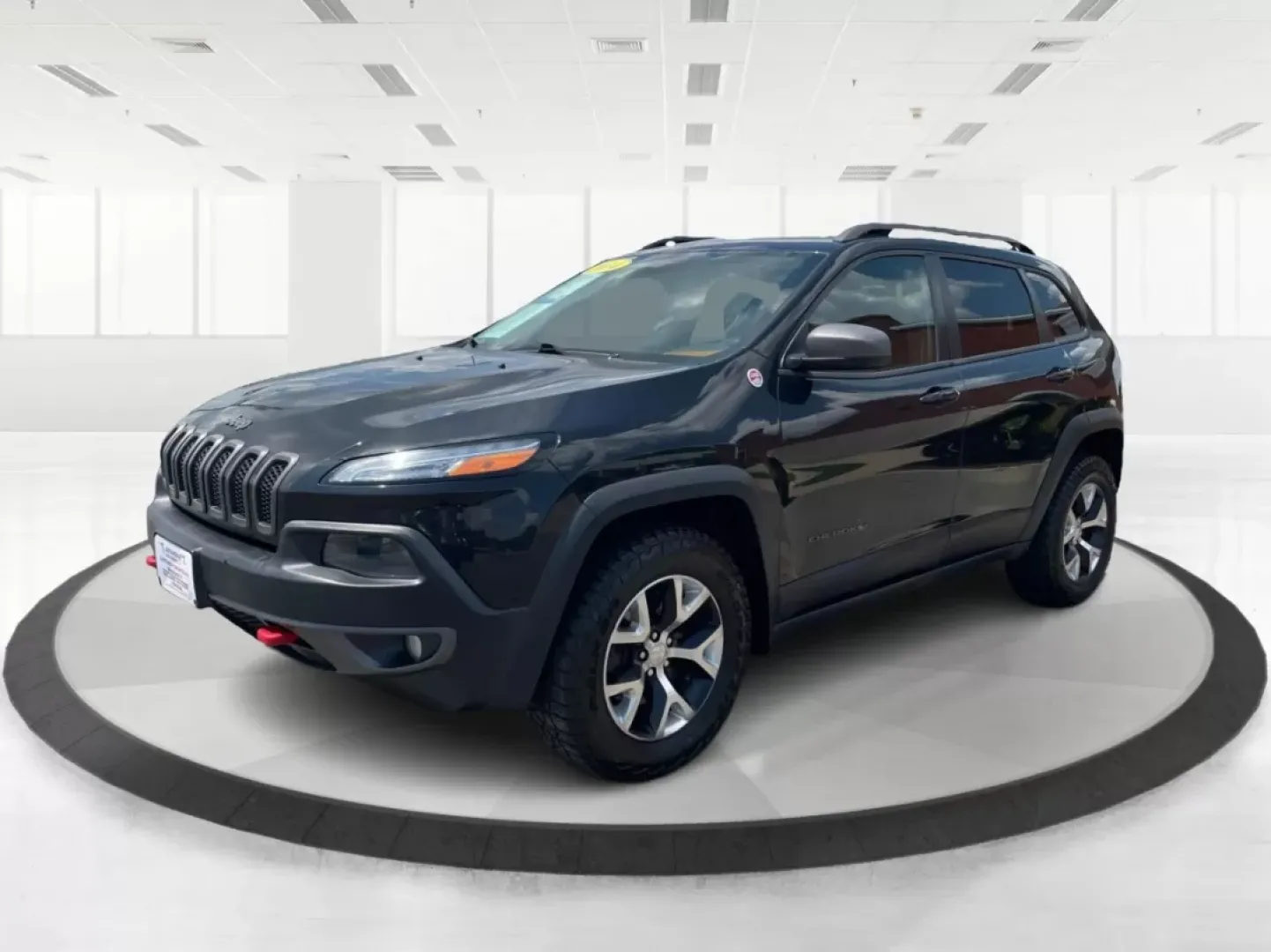 2014 Jeep Cherokee Trailhawk (1C4PJMBS6EW) with an Other engine, located at 1184 Kauffman Ave, Fairborn, OH, 45324, (937) 908-9800, 39.807072, -84.030914 - Experience the thrill of adventure with the 2014 Jeep Cherokee Trailhawk, now available at Advantage Car and Credit in Fairborn, OH. This crossover SUV isn't just a vehicle; it's the perfect companion for weekend getaways, family road trips, and daily commutes alike. Whether you're traversing rugged - Photo#8