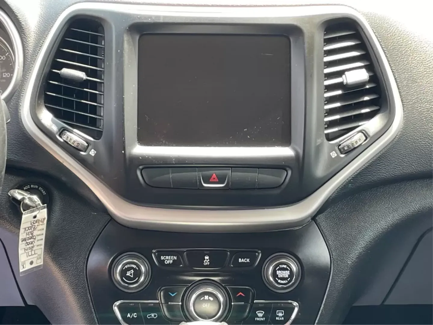 2014 Jeep Cherokee Trailhawk (1C4PJMBS6EW) with an Other engine, located at 1184 Kauffman Ave, Fairborn, OH, 45324, (937) 908-9800, 39.807072, -84.030914 - Experience the thrill of adventure with the 2014 Jeep Cherokee Trailhawk, now available at Advantage Car and Credit in Fairborn, OH. This crossover SUV isn't just a vehicle; it's the perfect companion for weekend getaways, family road trips, and daily commutes alike. Whether you're traversing rugged - Photo#13