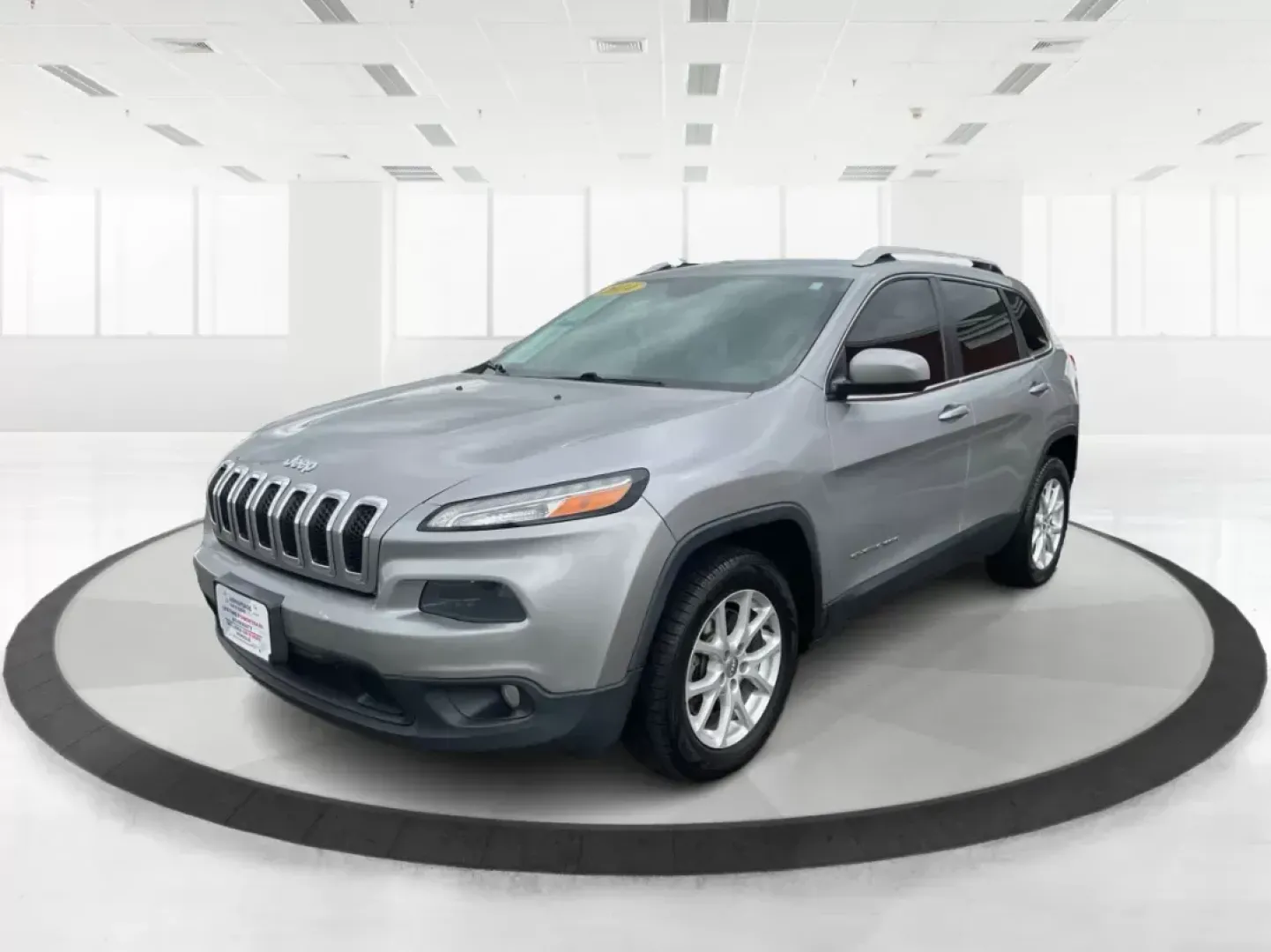 2014 Jeep Cherokee Latitude (1C4PJLCB4EW) with an Other engine, located at 1951 S Dayton Lakeview Rd., New Carlisle, OH, 45344, (937) 908-9800, 39.890999, -84.050255 - 2014 Jeep Cherokee Latitude - Photo#4