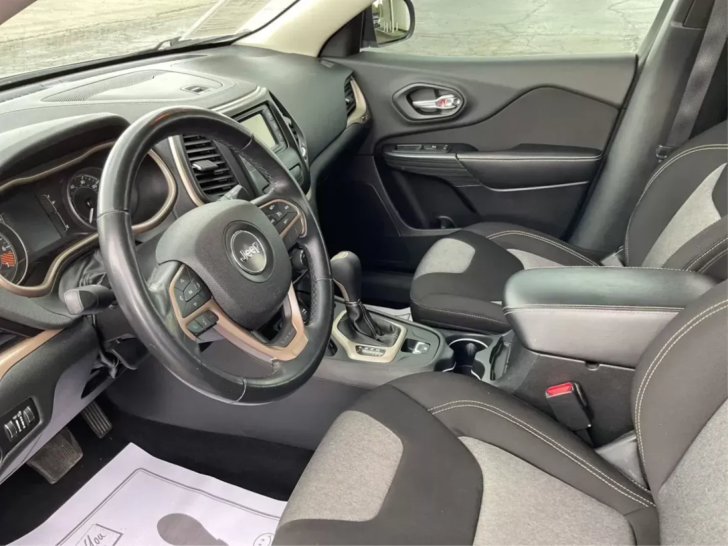 2014 Jeep Cherokee Latitude (1C4PJLCB4EW) with an Other engine, located at 1951 S Dayton Lakeview Rd., New Carlisle, OH, 45344, (937) 908-9800, 39.890999, -84.050255 - 2014 Jeep Cherokee Latitude - Photo#7