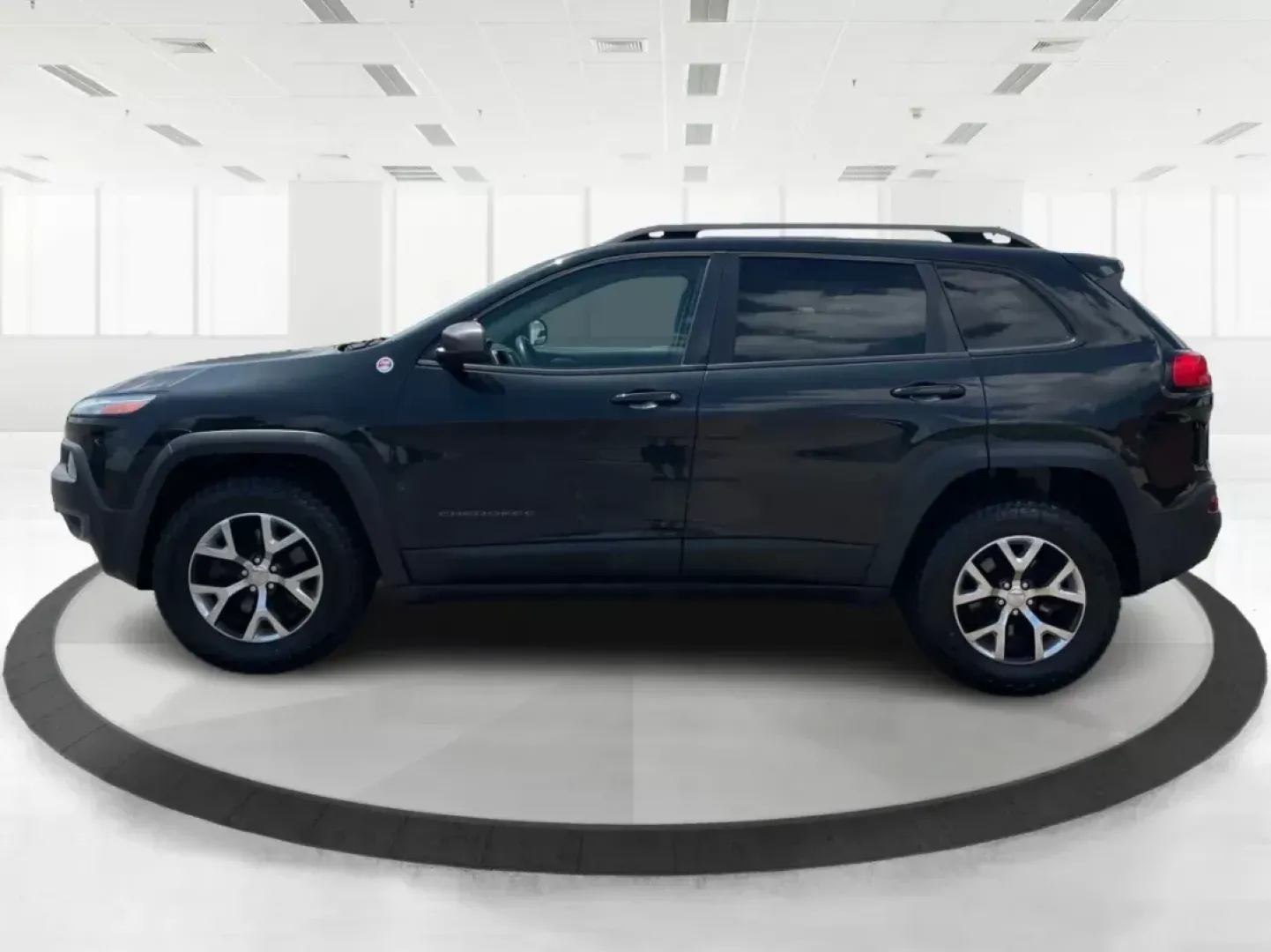 2014 Jeep Cherokee Trailhawk (1C4PJMBS6EW) with an Other engine, located at 1184 Kauffman Ave, Fairborn, OH, 45324, (937) 908-9800, 39.807072, -84.030914 - **Adventure Awaits with the 2014 Jeep Cherokee Trailhawk! Perfect for Weekend Getaways and Daily Commutes!**<br /> <br /> Are you ready to elevate your driving experience? The 2014 Jeep Cherokee Trailhawk is the quintessential vehicle for those who crave adventure, whether it's a road trip to the sc - Photo#5