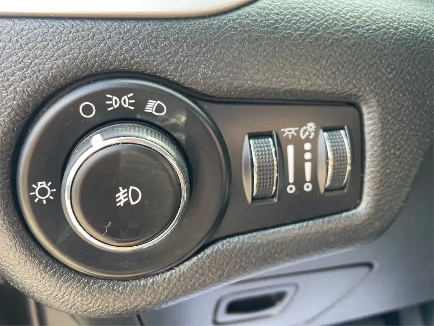 2014 Jeep Cherokee Trailhawk (1C4PJMBS6EW) with an Other engine, located at 1184 Kauffman Ave, Fairborn, OH, 45324, (937) 908-9800, 39.807072, -84.030914 - **Adventure Awaits with the 2014 Jeep Cherokee Trailhawk! Perfect for Weekend Getaways and Daily Commutes!**<br /> <br /> Are you ready to elevate your driving experience? The 2014 Jeep Cherokee Trailhawk is the quintessential vehicle for those who crave adventure, whether it's a road trip to the sc - Photo#16