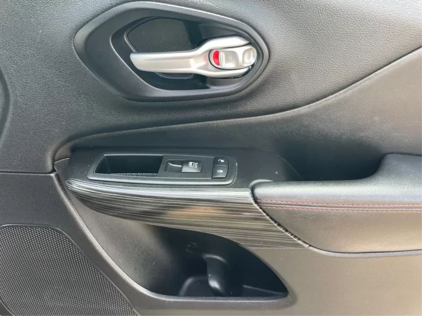 2014 Jeep Cherokee Trailhawk (1C4PJMBS6EW) with an Other engine, located at 1184 Kauffman Ave, Fairborn, OH, 45324, (937) 908-9800, 39.807072, -84.030914 - **Adventure Awaits with the 2014 Jeep Cherokee Trailhawk! Perfect for Weekend Getaways and Daily Commutes!**<br /> <br /> Are you ready to elevate your driving experience? The 2014 Jeep Cherokee Trailhawk is the quintessential vehicle for those who crave adventure, whether it's a road trip to the sc - Photo#19