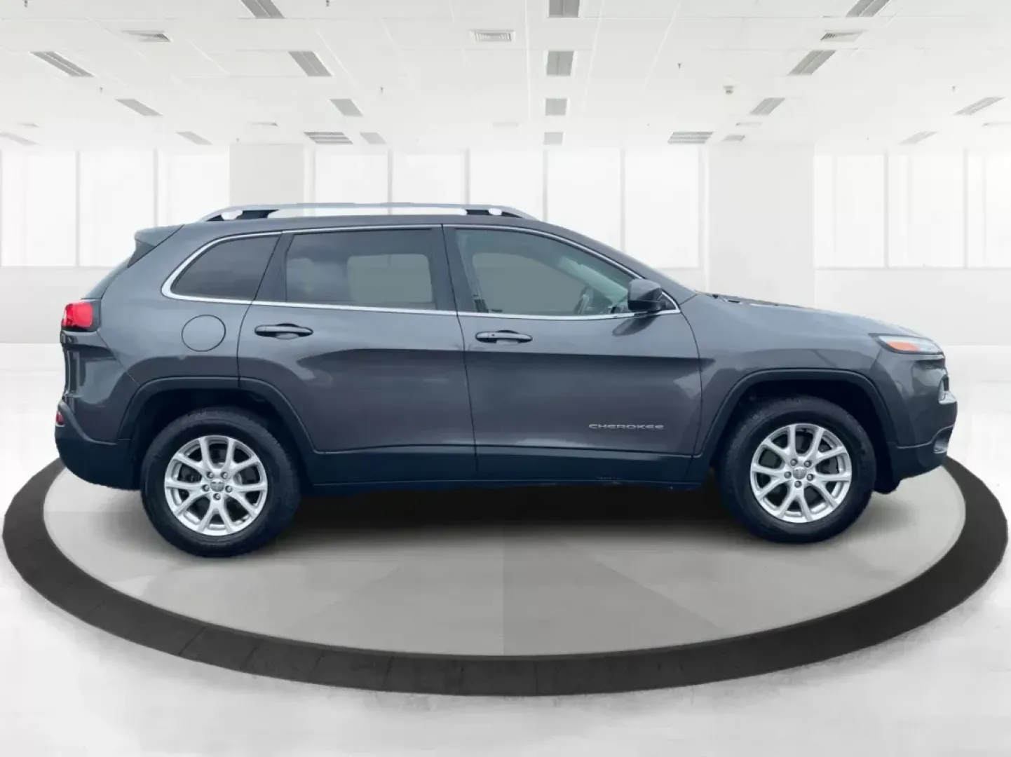 2014 Jeep Cherokee Latitude (1C4PJMCS3EW) with an Other engine, located at 1230 East Main St, Xenia, OH, 45385, (937) 908-9800, 39.688026, -83.910172 - **Unleash Your Adventurous Spirit with the 2014 Jeep Cherokee Latitude!**<br /> <br /> If you're looking for a vehicle that can keep up with your active lifestyle while accommodating family and friends, look no further than this stunning 2014 Jeep Cherokee Latitude. With its rugged capability and ve - Photo#1