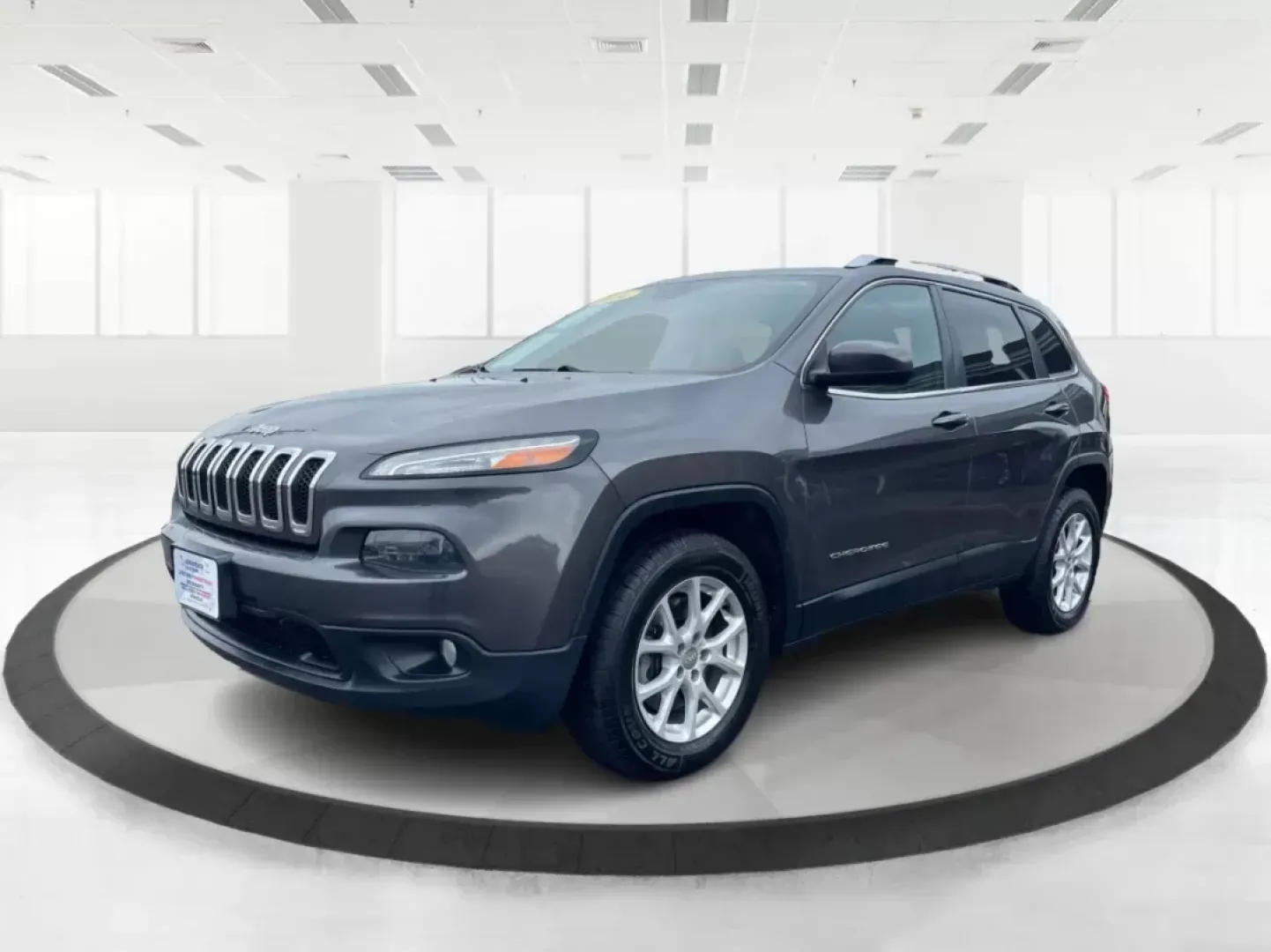 2014 Jeep Cherokee Latitude (1C4PJMCS3EW) with an Other engine, located at 1230 East Main St, Xenia, OH, 45385, (937) 908-9800, 39.688026, -83.910172 - **Unleash Your Adventurous Spirit with the 2014 Jeep Cherokee Latitude!**<br /> <br /> If you're looking for a vehicle that can keep up with your active lifestyle while accommodating family and friends, look no further than this stunning 2014 Jeep Cherokee Latitude. With its rugged capability and ve - Photo#7