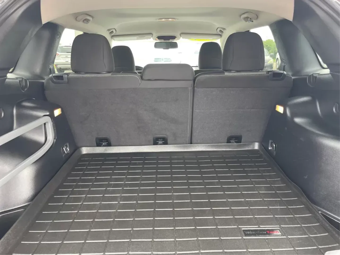 2014 Jeep Cherokee Latitude (1C4PJMCS3EW) with an Other engine, located at 1230 East Main St, Xenia, OH, 45385, (937) 908-9800, 39.688026, -83.910172 - **Unleash Your Adventurous Spirit with the 2014 Jeep Cherokee Latitude!**<br /> <br /> If you're looking for a vehicle that can keep up with your active lifestyle while accommodating family and friends, look no further than this stunning 2014 Jeep Cherokee Latitude. With its rugged capability and ve - Photo#10