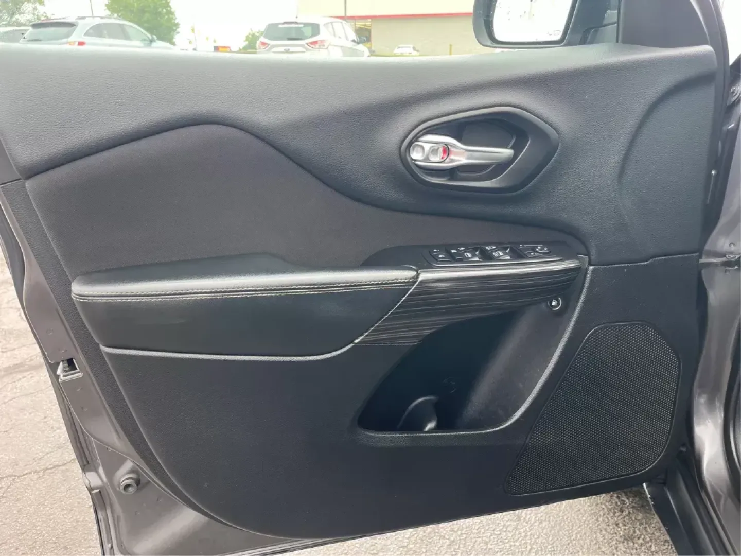 2014 Jeep Cherokee Latitude (1C4PJMCS3EW) with an Other engine, located at 1230 East Main St, Xenia, OH, 45385, (937) 908-9800, 39.688026, -83.910172 - **Unleash Your Adventurous Spirit with the 2014 Jeep Cherokee Latitude!**<br /> <br /> If you're looking for a vehicle that can keep up with your active lifestyle while accommodating family and friends, look no further than this stunning 2014 Jeep Cherokee Latitude. With its rugged capability and ve - Photo#17