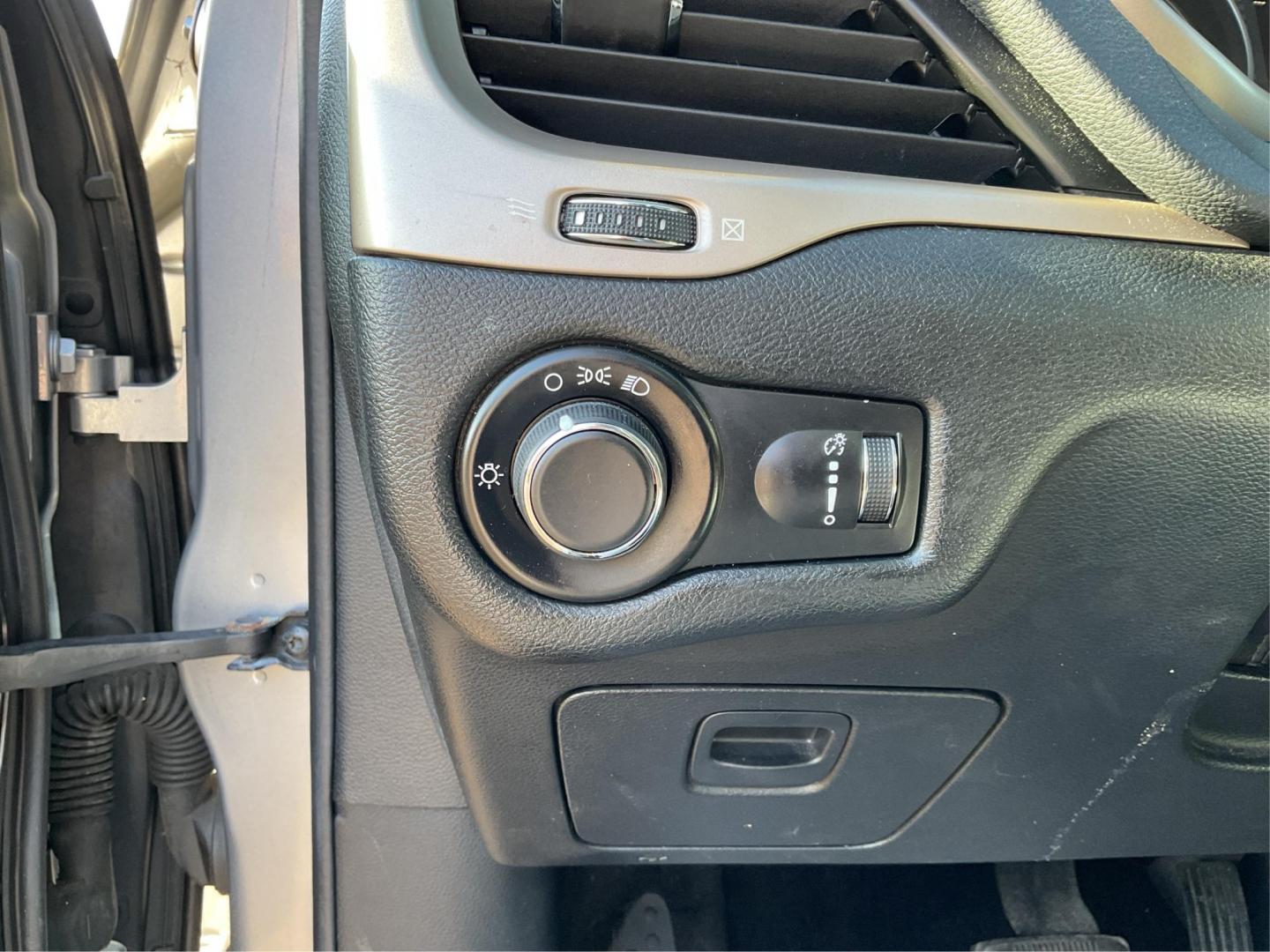 2014 Jeep Cherokee Sport (1C4PJLAB6EW) with an MultiAir2 Tigershark 2.4L I-4 variable valve contr engine, located at 880 E. National Road, Vandalia, OH, 45377, (937) 908-9800, 39.891918, -84.183594 - 2014 Jeep Cherokee Sport - Photo#16