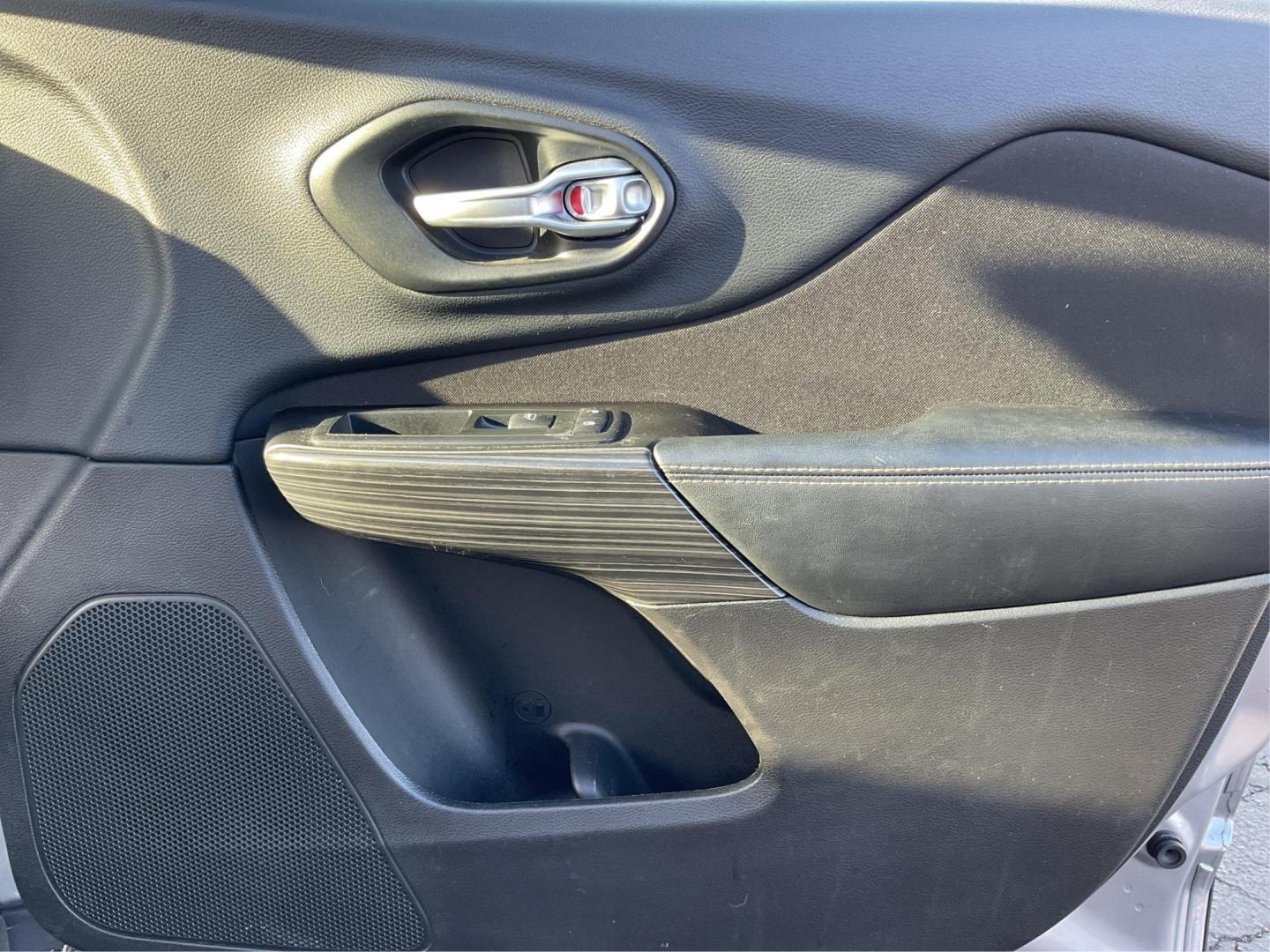 2014 Jeep Cherokee Sport (1C4PJLAB6EW) with an MultiAir2 Tigershark 2.4L I-4 variable valve contr engine, located at 880 E. National Road, Vandalia, OH, 45377, (937) 908-9800, 39.891918, -84.183594 - 2014 Jeep Cherokee Sport - Photo#18