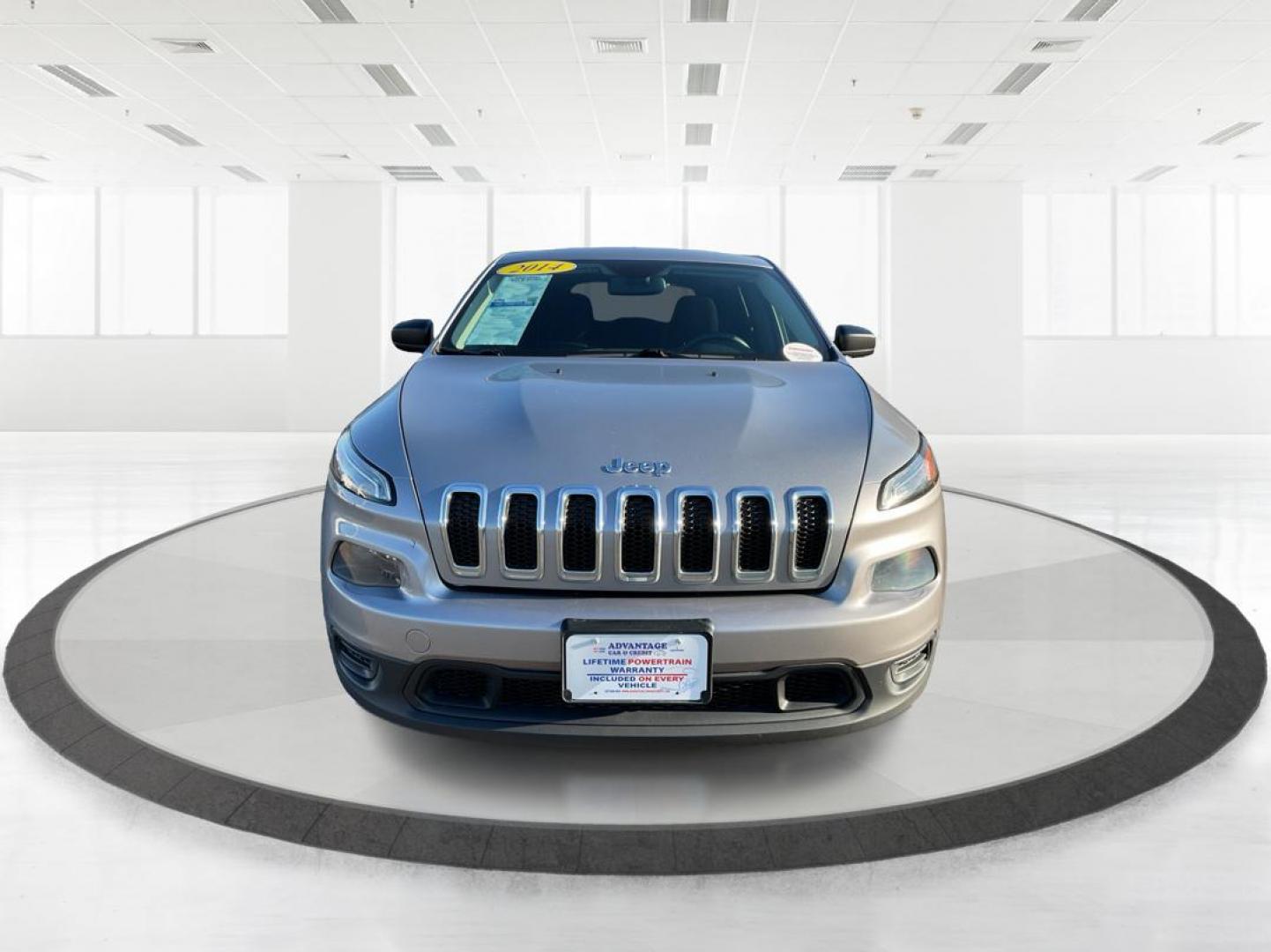 2014 Jeep Cherokee Sport (1C4PJLAB6EW) with an MultiAir2 Tigershark 2.4L I-4 variable valve contr engine, located at 880 E. National Road, Vandalia, OH, 45377, (937) 908-9800, 39.891918, -84.183594 - 2014 Jeep Cherokee Sport - Photo#6