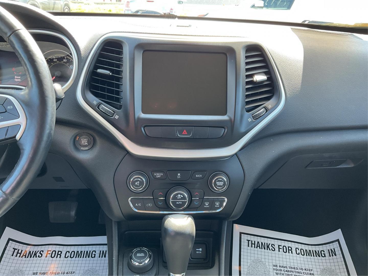 2014 Jeep Cherokee Limited 4WD (1C4PJMDBXEW) with an 2.4L L4 DOHC 16V engine, 9-Speed Automatic transmission, located at 880 E. National Road, Vandalia, OH, 45377, (937) 908-9800, 39.891918, -84.183594 - 2014 Jeep Cherokee Limited 4WD - Photo#12