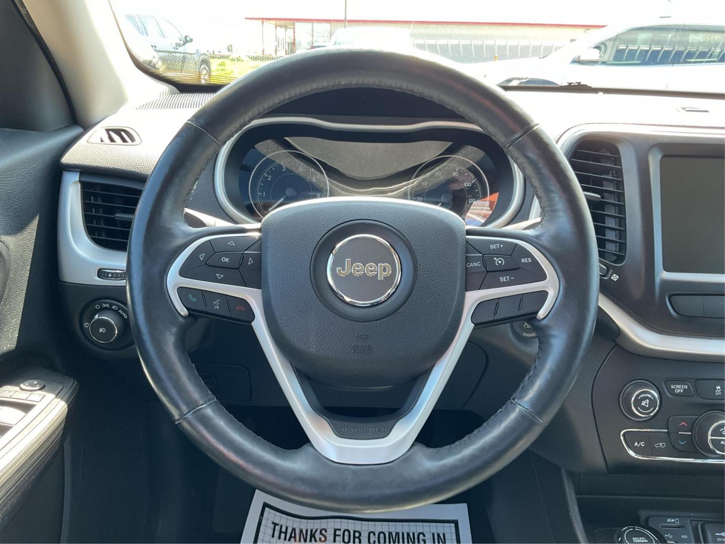2014 Jeep Cherokee Limited 4WD (1C4PJMDBXEW) with an 2.4L L4 DOHC 16V engine, 9-Speed Automatic transmission, located at 880 E. National Road, Vandalia, OH, 45377, (937) 908-9800, 39.891918, -84.183594 - 2014 Jeep Cherokee Limited 4WD - Photo#15