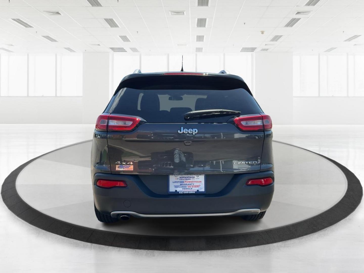 2014 Jeep Cherokee Limited 4WD (1C4PJMDBXEW) with an 2.4L L4 DOHC 16V engine, 9-Speed Automatic transmission, located at 880 E. National Road, Vandalia, OH, 45377, (937) 908-9800, 39.891918, -84.183594 - 2014 Jeep Cherokee Limited 4WD - Photo#3
