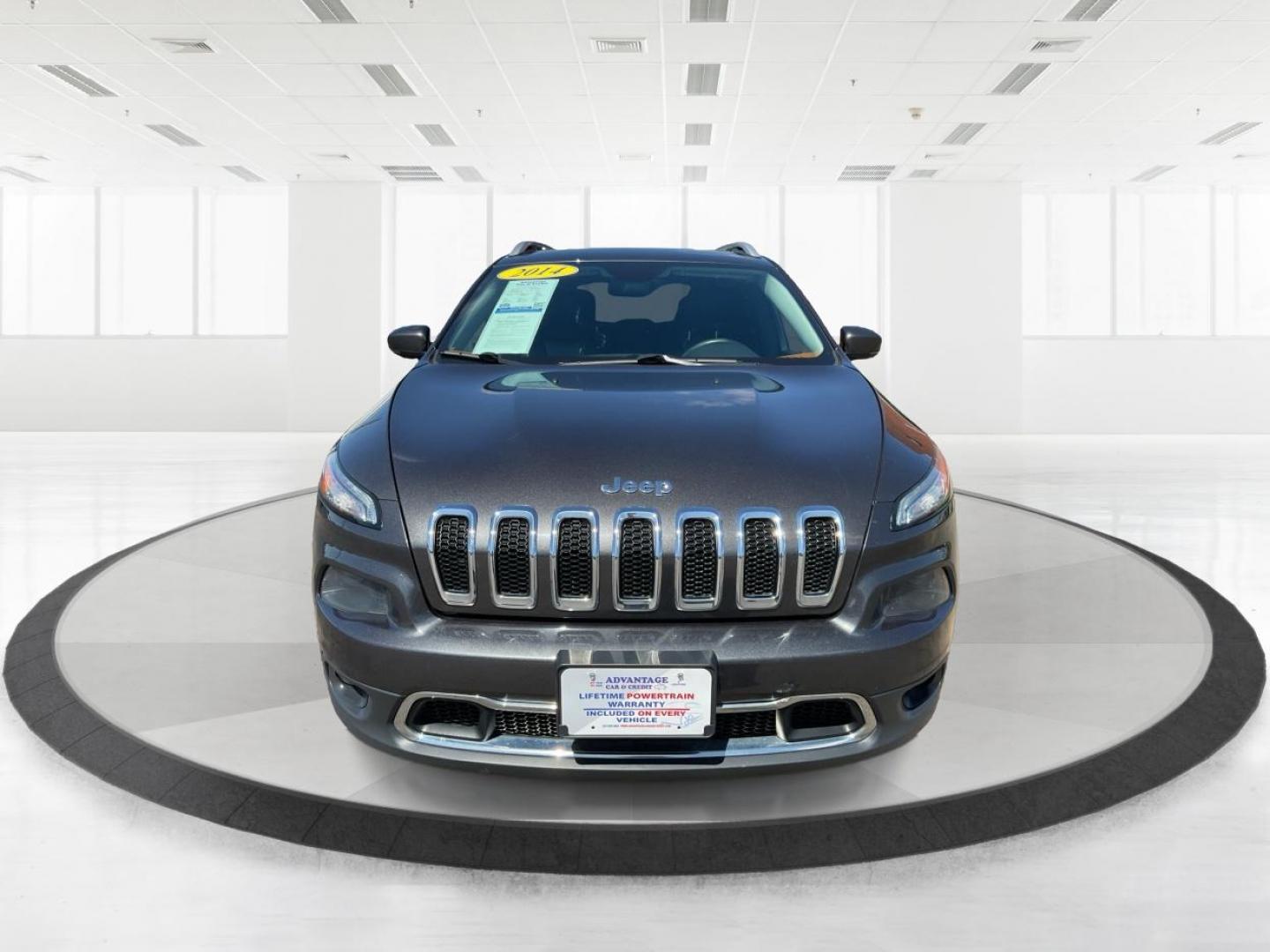 2014 Jeep Cherokee Limited 4WD (1C4PJMDBXEW) with an 2.4L L4 DOHC 16V engine, 9-Speed Automatic transmission, located at 880 E. National Road, Vandalia, OH, 45377, (937) 908-9800, 39.891918, -84.183594 - 2014 Jeep Cherokee Limited 4WD - Photo#6