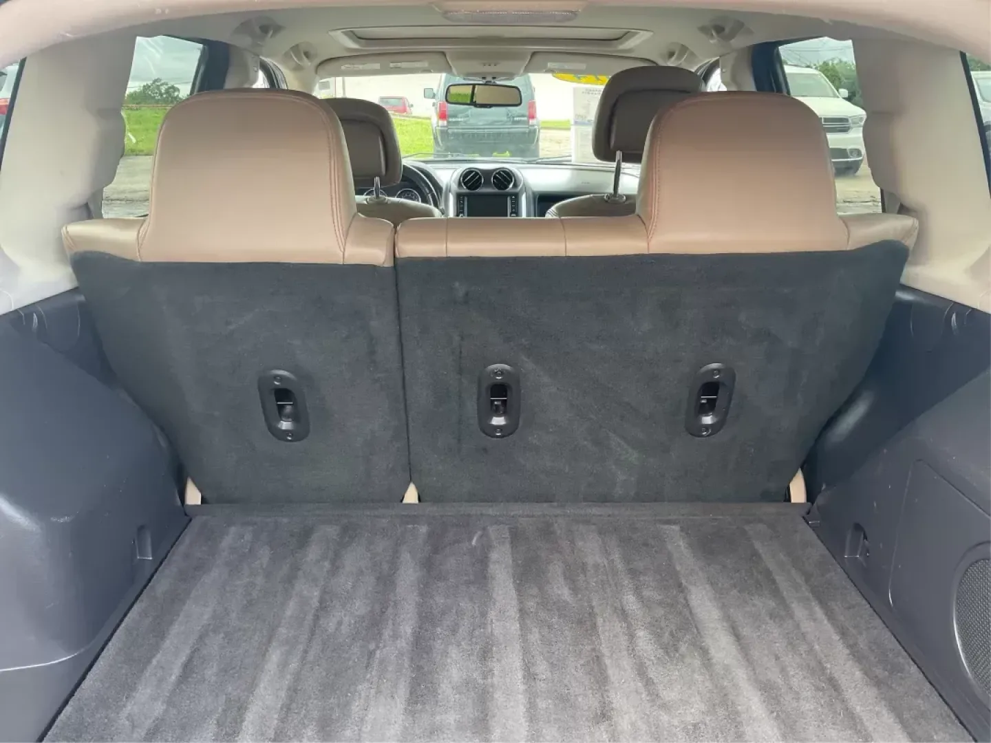 2014 Jeep Compass Latitude (1C4NJDEB0ED) with an 2.4L I-4 DOHC engine, located at 8750 N County Rd 25A, Piqua, OH, 45356, (937) 908-9800, 40.164391, -84.232513 - **Adventure Awaits: Discover the 2014 Jeep Compass Latitude at Advantage Car and Credit in Fairborn, OH!**<br /> <br /> Are you ready to elevate your lifestyle and embrace new adventures? Whether you're planning a family getaway, commuting to work, or exploring the scenic roads of Fairborn, this exc - Photo#11