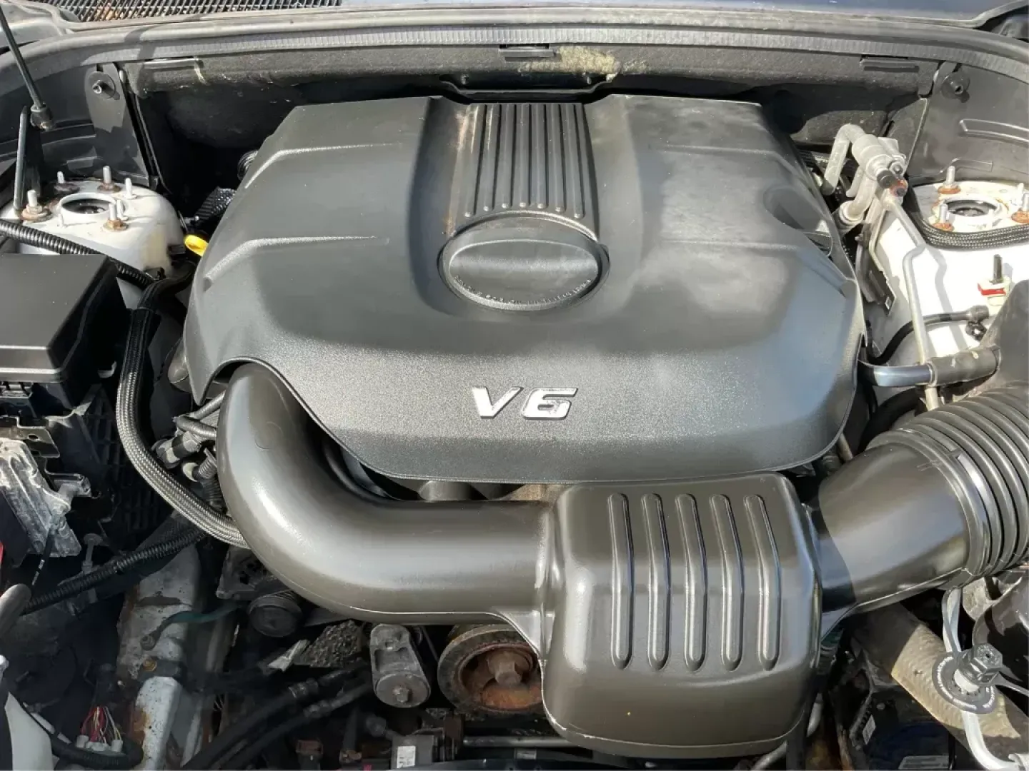 2014 Jeep Grand Cherokee Laredo (1C4RJFAGXEC) with an 3.6L V-6 DOHC engine, located at 1951 S Dayton Lakeview Rd., New Carlisle, OH, 45344, (937) 908-9800, 39.890999, -84.050255 - 2014 Jeep Grand Cherokee Laredo - Photo#10