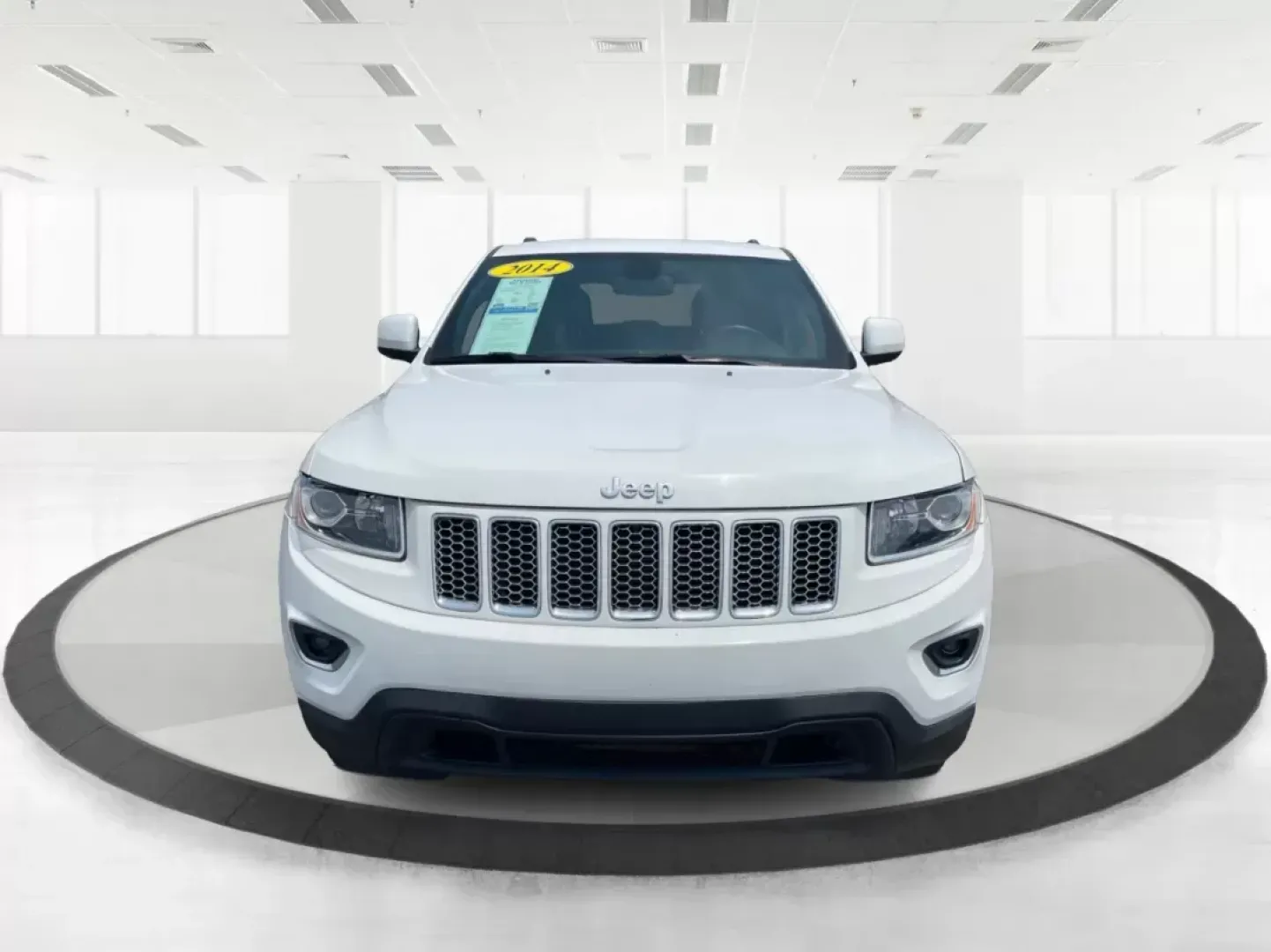 2014 Jeep Grand Cherokee Laredo (1C4RJFAGXEC) with an 3.6L V-6 DOHC engine, located at 1184 Kauffman Ave, Fairborn, OH, 45324, (937) 908-9800, 39.807072, -84.030914 - **Explore the Great Outdoors with the 2014 Jeep Grand Cherokee Laredo Perfect for Adventurous Souls!**<br /> <br /> Are you ready to elevate your travel experience? The 2014 Jeep Grand Cherokee Laredo is not just a vehicle; it's your ticket to adventure. Ideal for families seeking weekend getaways, - Photo#6