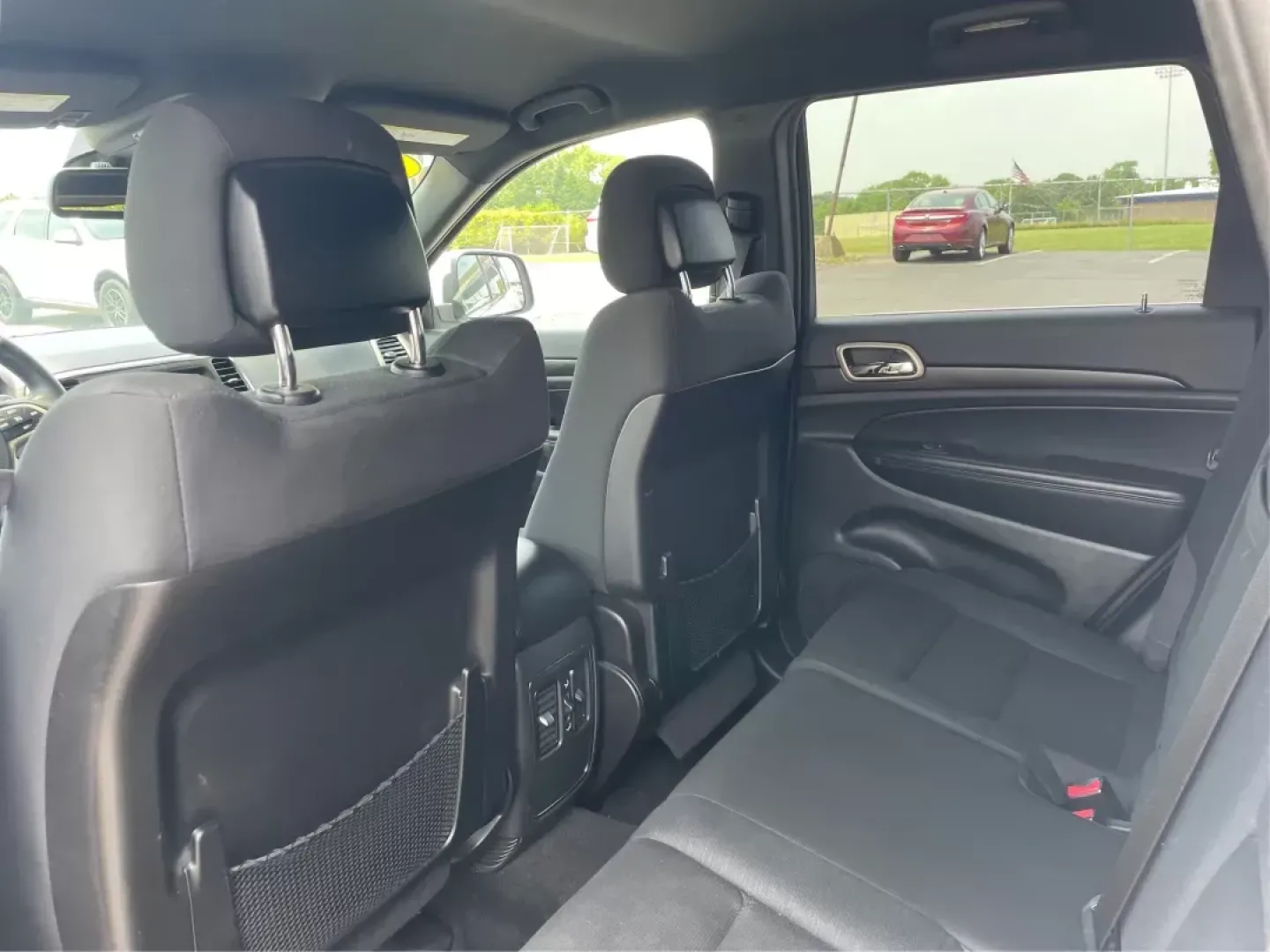 2014 Jeep Grand Cherokee Laredo (1C4RJFAGXEC) with an 3.6L V-6 DOHC engine, located at 1184 Kauffman Ave, Fairborn, OH, 45324, (937) 908-9800, 39.807072, -84.030914 - **Explore the Great Outdoors with the 2014 Jeep Grand Cherokee Laredo Perfect for Adventurous Souls!**<br /> <br /> Are you ready to elevate your travel experience? The 2014 Jeep Grand Cherokee Laredo is not just a vehicle; it's your ticket to adventure. Ideal for families seeking weekend getaways, - Photo#9