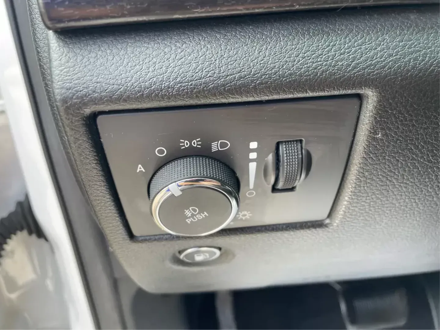 2014 Jeep Grand Cherokee Laredo (1C4RJFAGXEC) with an 3.6L V-6 DOHC engine, located at 1184 Kauffman Ave, Fairborn, OH, 45324, (937) 908-9800, 39.807072, -84.030914 - **Explore the Great Outdoors with the 2014 Jeep Grand Cherokee Laredo Perfect for Adventurous Souls!**<br /> <br /> Are you ready to elevate your travel experience? The 2014 Jeep Grand Cherokee Laredo is not just a vehicle; it's your ticket to adventure. Ideal for families seeking weekend getaways, - Photo#16