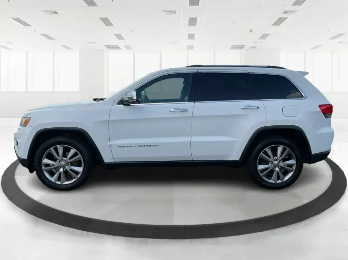 2014 Jeep Grand Cherokee Limited (1C4RJFBGXEC) with an Other engine, located at 1099 N County Rd 25A, Troy, OH, 45373, (937) 908-9800, 40.057079, -84.212883 - **Adventure Awaits with the 2014 Jeep Grand Cherokee Limited Your Ideal SUV for Family Road Trips or Weekend Getaways!**<br /> <br /> Are you searching for a versatile SUV that can handle both daily commutes and adventurous weekends? Look no further! The 2014 Jeep Grand Cherokee Limited, available - Photo#5