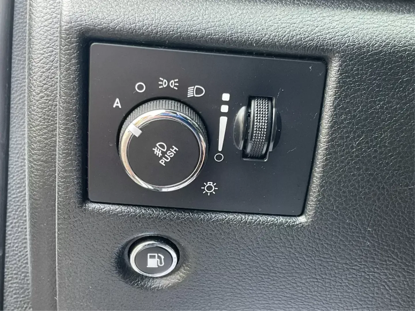 2014 Jeep Grand Cherokee Limited (1C4RJFBGXEC) with an Other engine, located at 1099 N County Rd 25A, Troy, OH, 45373, (937) 908-9800, 40.057079, -84.212883 - **Adventure Awaits with the 2014 Jeep Grand Cherokee Limited Your Ideal SUV for Family Road Trips or Weekend Getaways!**<br /> <br /> Are you searching for a versatile SUV that can handle both daily commutes and adventurous weekends? Look no further! The 2014 Jeep Grand Cherokee Limited, available - Photo#16