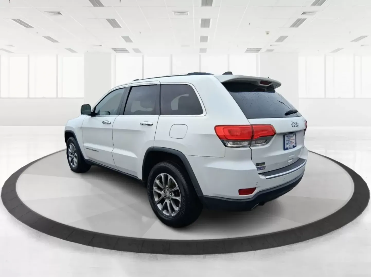 2014 Jeep Grand Cherokee Limited (1C4RJEBG2EC) with an Other engine, located at 8750 N County Rd 25A, Piqua, OH, 45356, (937) 908-9800, 40.164391, -84.232513 - **Unleash Adventure with the 2014 Jeep Grand Cherokee Limited at Advantage Car and Credit - Piqua!**<br /> <br /> Are you ready to elevate your driving experience? The 2014 Jeep Grand Cherokee Limited is the perfect vehicle for those who crave both adventure and comfort. Whether you're taking the fa - Photo#4