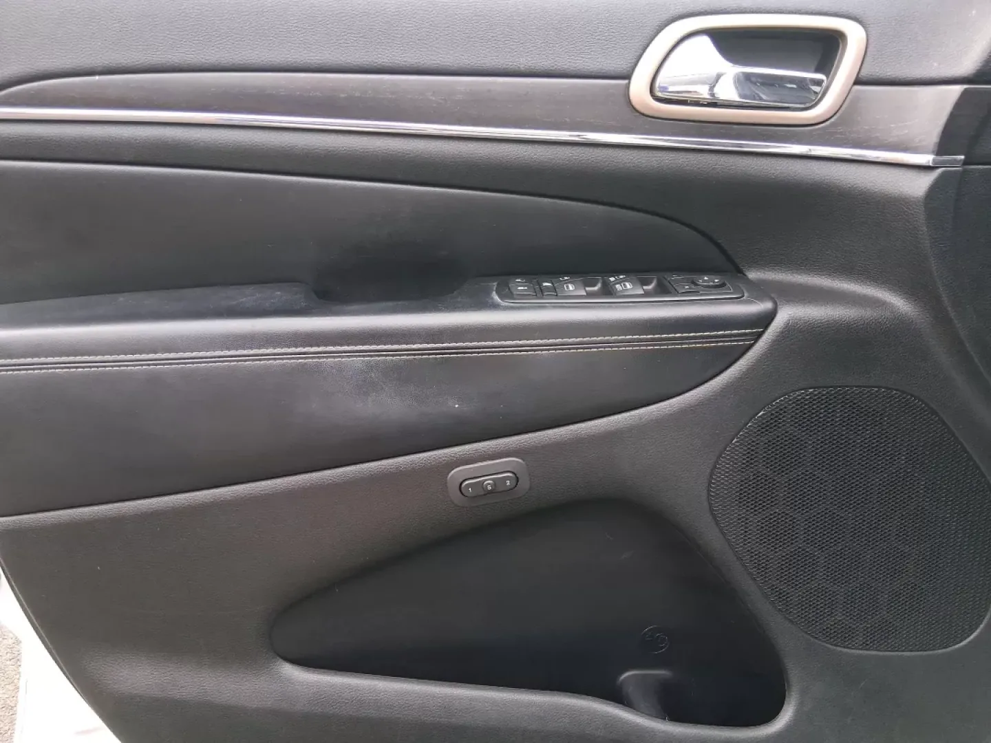 2014 Jeep Grand Cherokee Limited (1C4RJEBG2EC) with an Other engine, located at 8750 N County Rd 25A, Piqua, OH, 45356, (937) 908-9800, 40.164391, -84.232513 - **Unleash Adventure with the 2014 Jeep Grand Cherokee Limited at Advantage Car and Credit - Piqua!**<br /> <br /> Are you ready to elevate your driving experience? The 2014 Jeep Grand Cherokee Limited is the perfect vehicle for those who crave both adventure and comfort. Whether you're taking the fa - Photo#19