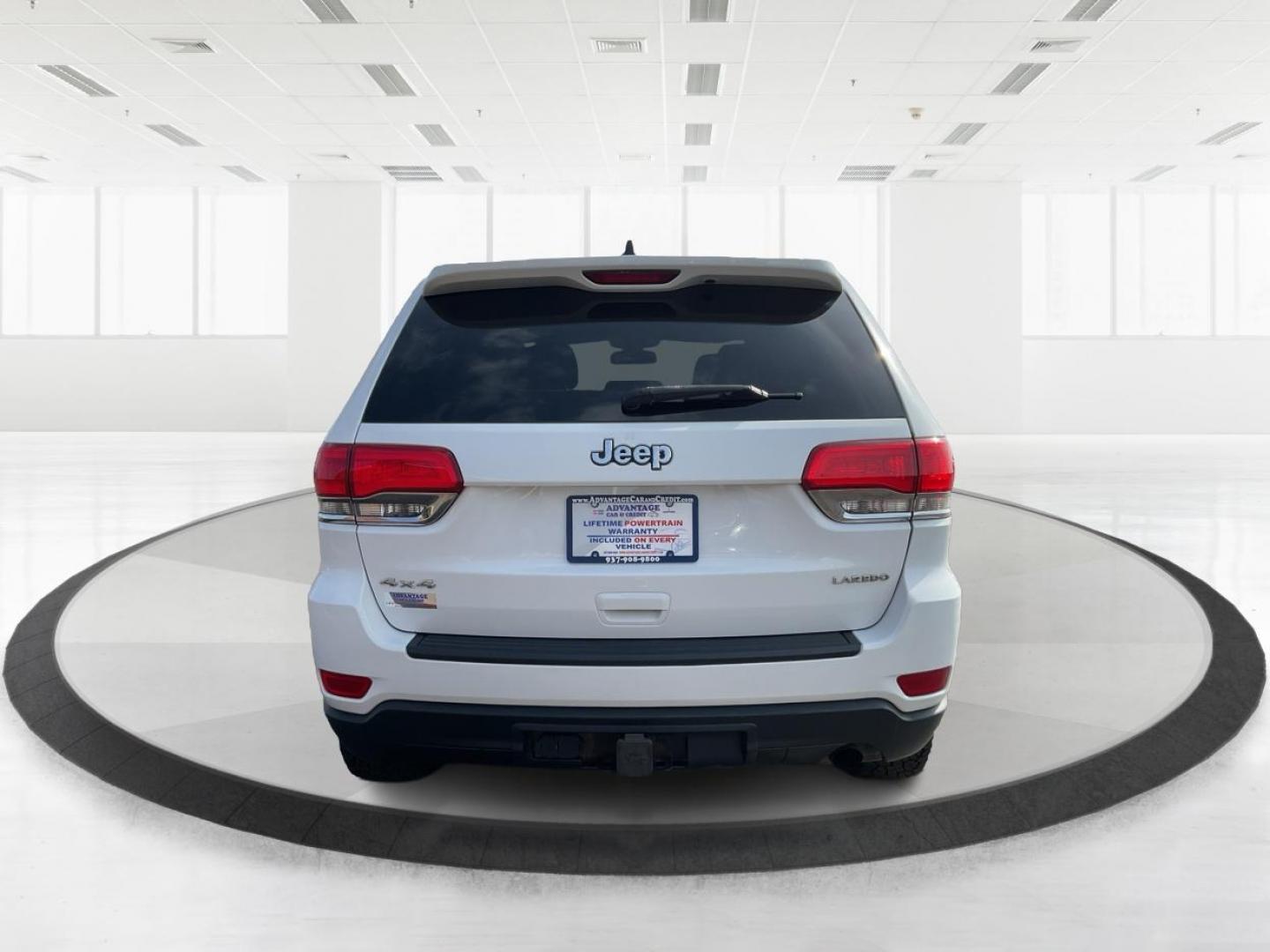 2014 Jeep Grand Cherokee Laredo (1C4RJFAGXEC) with an 3.6L V-6 DOHC engine, located at 1951 S Dayton Lakeview Rd., New Carlisle, OH, 45344, (937) 908-9800, 39.890999, -84.050255 - 2014 Jeep Grand Cherokee Laredo - Photo#3