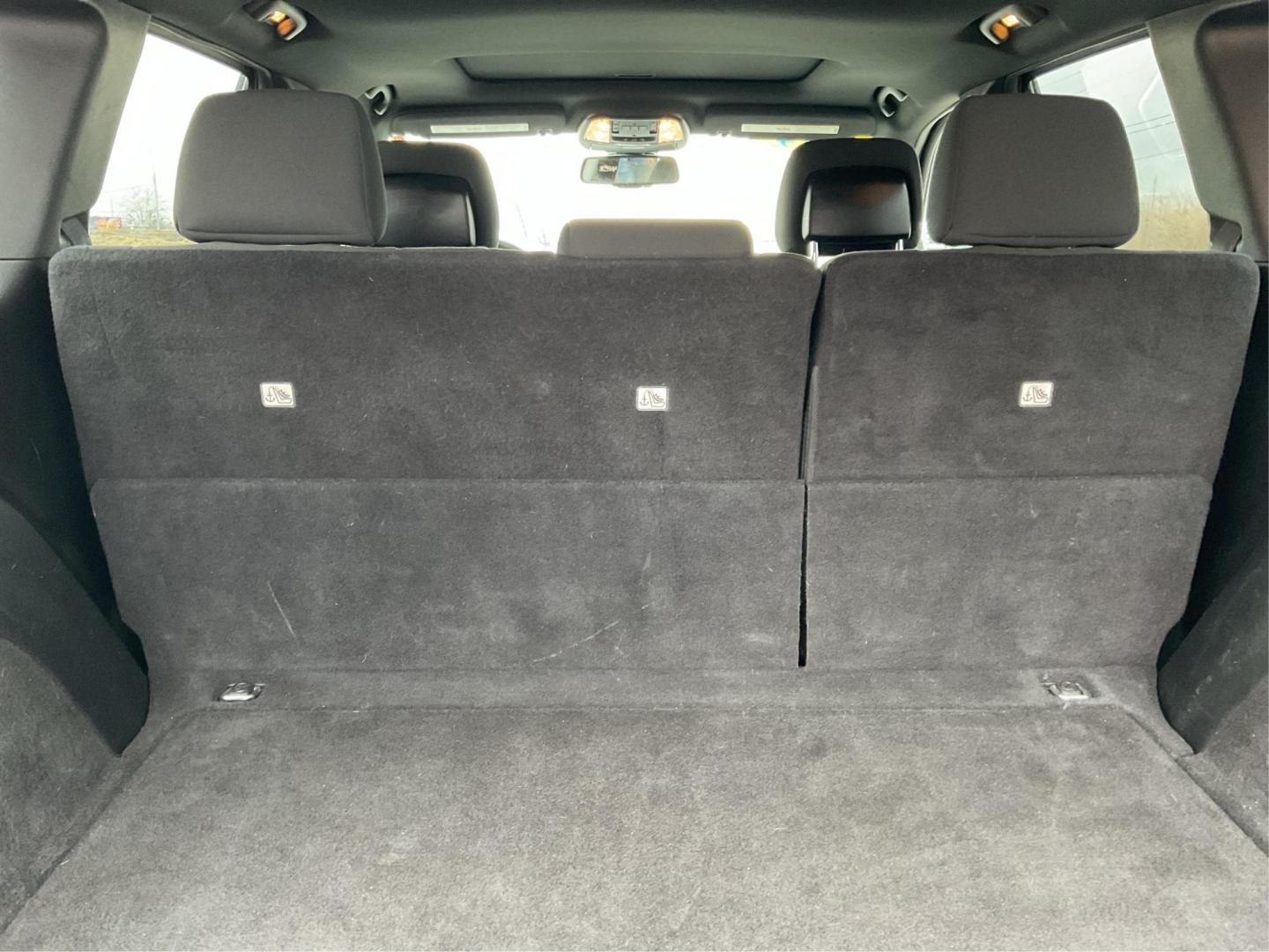 2014 Brilliant Black Crystal P Jeep Grand Cherokee Laredo 4WD (1C4RJFAG5EC) with an 3.6L V6 DOHC 24V engine, 5-Speed Automatic transmission, located at 401 Woodman Dr, Riverside, OH, 45431, (937) 908-9800, 39.760899, -84.123421 - 2014 Jeep Grand Cherokee Laredo 4WD - Photo#10