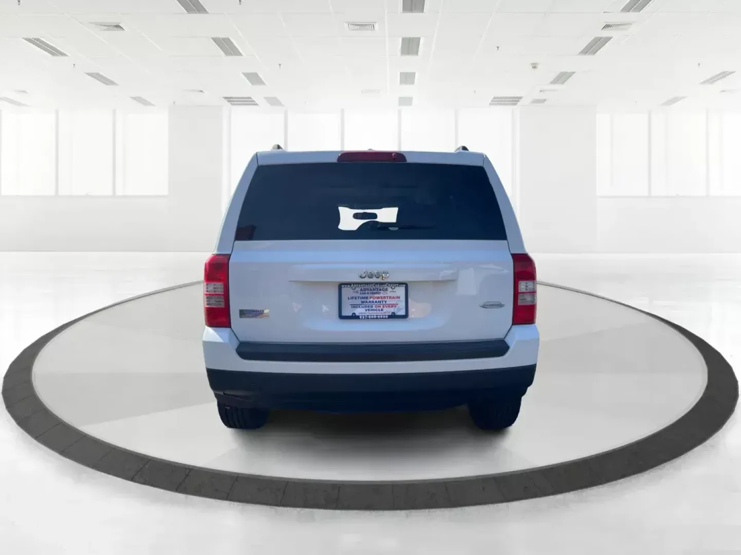 2014 Jeep Patriot Latitude (1C4NJPFB0ED) with an 2.4L I-4 DOHC engine, located at 1951 S Dayton Lakeview Rd., New Carlisle, OH, 45344, (937) 908-9800, 39.890999, -84.050255 - **Adventure Awaits with This 2014 Jeep Patriot Latitude! Perfect for Road Trips and Family Outings!**<br /> <br /> Explore the open road with confidence and comfort in this 2014 Jeep Patriot Latitude, now available at Advantage Car and Credit in Fairborn, OH. This SUV is the ideal companion for grow - Photo#4