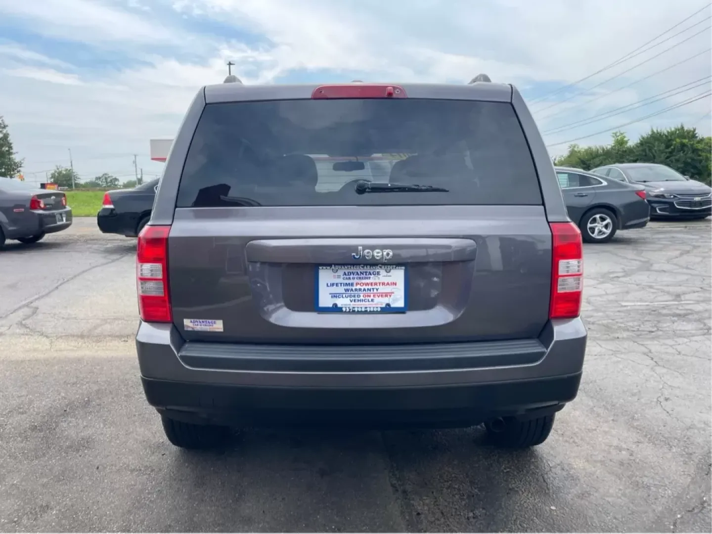 2014 Jeep Patriot Latitude 4WD (1C4NJRFB5ED) with an 2.4L L4 DOHC 16V engine, located at 1230 East Main St, Xenia, OH, 45385, (937) 908-9800, 39.688026, -83.910172 - **Adventure Awaits with the 2014 Jeep Patriot Latitude 4WD!**<br /> <br /> If you're longing for a vehicle that blends rugged capability with everyday comfort, look no further than the 2014 Jeep Patriot Latitude 4WD. Perfect for weekend adventures or daily commutes, this SUV is designed to take you - Photo#3