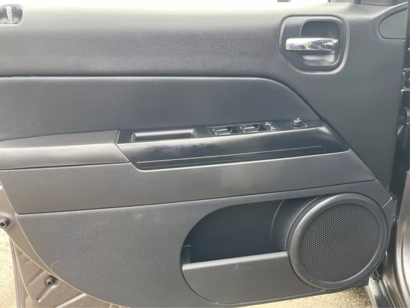 2014 Jeep Patriot Latitude 4WD (1C4NJRFB5ED) with an 2.4L L4 DOHC 16V engine, located at 1230 East Main St, Xenia, OH, 45385, (937) 908-9800, 39.688026, -83.910172 - **Adventure Awaits with the 2014 Jeep Patriot Latitude 4WD!**<br /> <br /> If you're longing for a vehicle that blends rugged capability with everyday comfort, look no further than the 2014 Jeep Patriot Latitude 4WD. Perfect for weekend adventures or daily commutes, this SUV is designed to take you - Photo#17