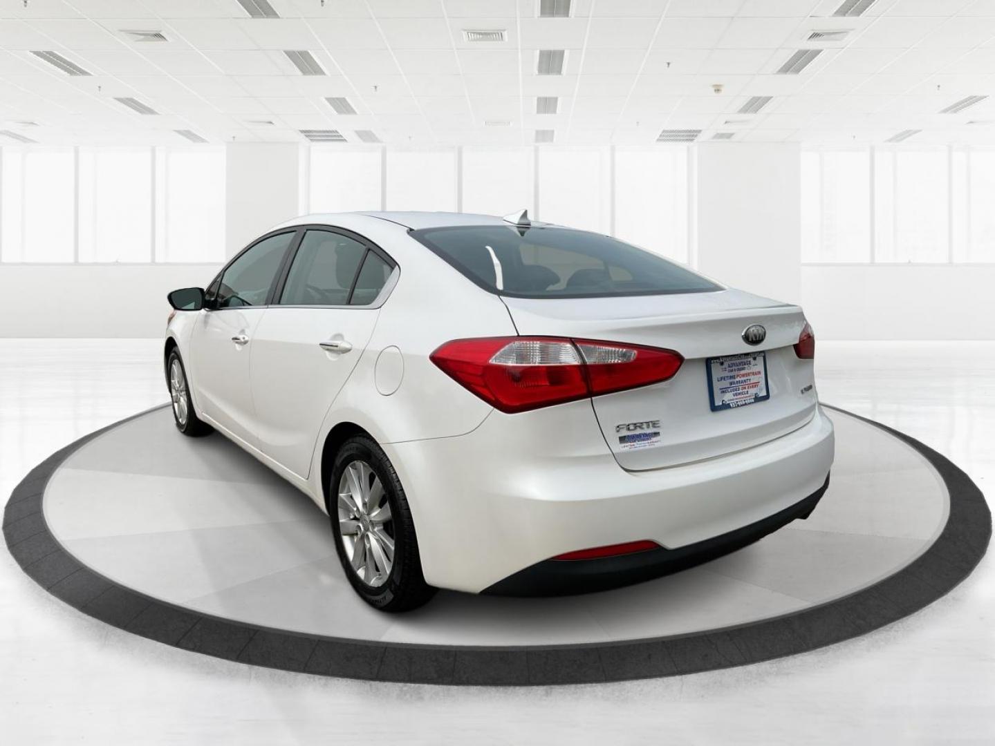 2014 Kia Forte EX (KNAFX4A81E5) with an 2L I-4 gasoline direct injection engine, located at 1099 N County Rd 25A, Troy, OH, 45373, (937) 908-9800, 40.057079, -84.212883 - 2014 Kia Forte EX - Photo#5