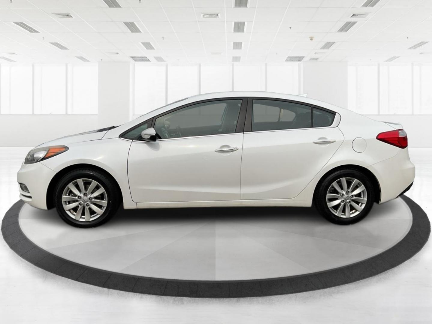 2014 Kia Forte EX (KNAFX4A81E5) with an 2L I-4 gasoline direct injection engine, located at 1099 N County Rd 25A, Troy, OH, 45373, (937) 908-9800, 40.057079, -84.212883 - 2014 Kia Forte EX - Photo#6