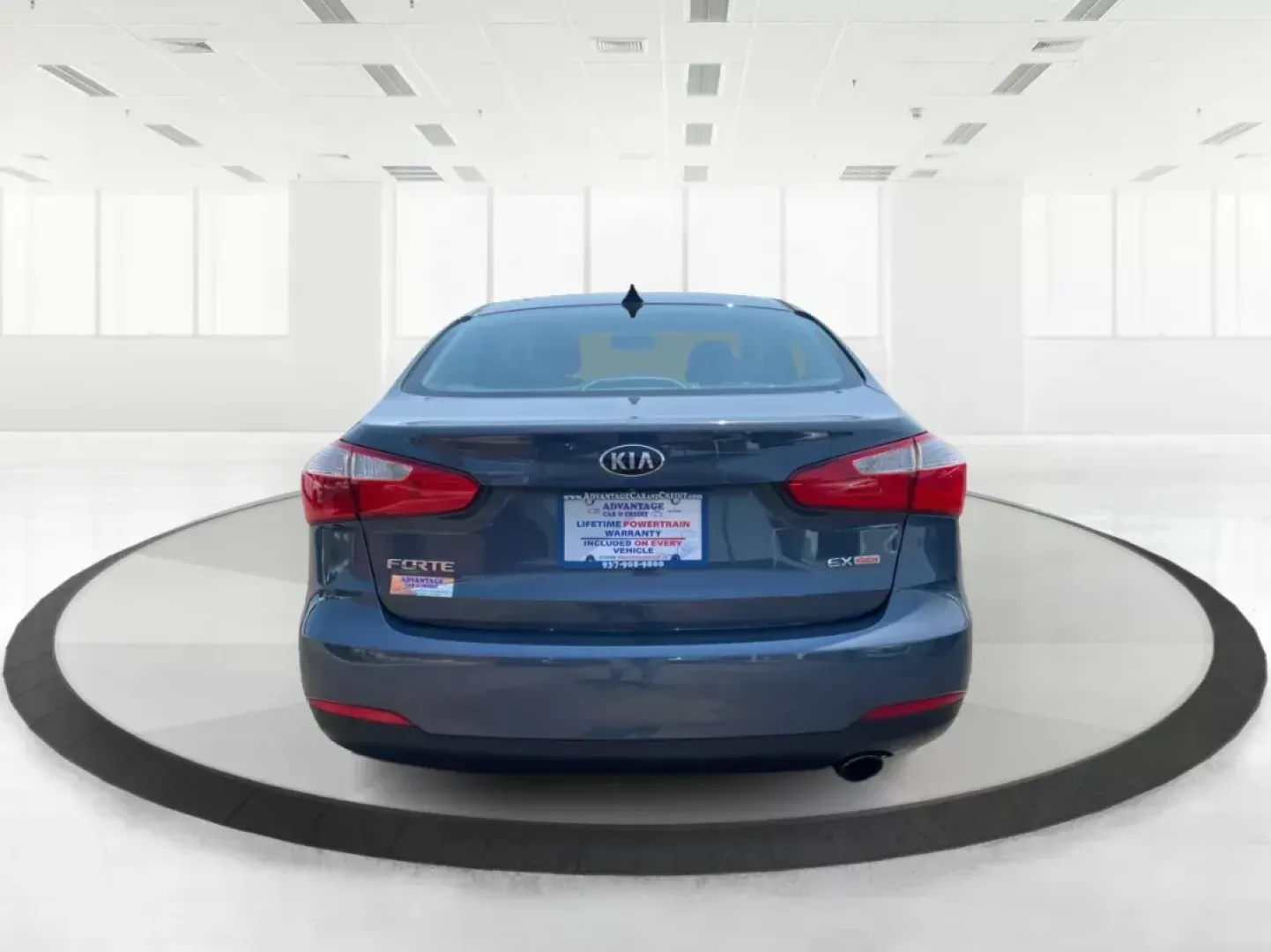 2014 Kia Forte EX (KNAFX4A88E5) with an 2L I-4 gasoline direct injection engine, located at 8750 N County Rd 25A, Piqua, OH, 45356, (937) 908-9800, 40.164391, -84.232513 - **Elevate Your Everyday Commute with the 2014 Kia Forte EX Perfect for the Modern Lifestyle**<br /> <br /> Looking for a reliable vehicle that effortlessly combines style, comfort, and affordability? The 2014 Kia Forte EX is the perfect choice for budget-conscious buyers and growing families alike. - Photo#3