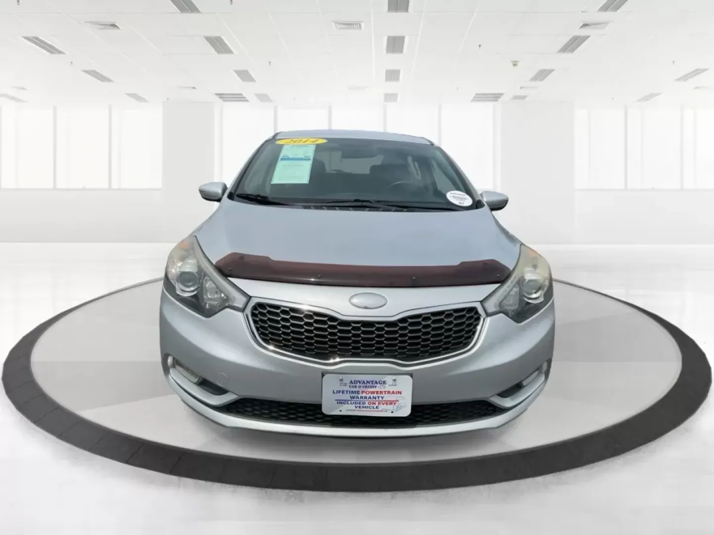 2014 Kia Forte EX (KNAFX5A88E5) with an 2L I-4 gasoline direct injection engine, located at 401 Woodman Dr, Riverside, OH, 45431, (937) 908-9800, 39.760899, -84.123421 - **Discover Your Next Adventure with the 2014 Kia Forte EX at Advantage Car and Credit!**<br /> <br /> Are you ready to elevate your daily commute or embark on weekend adventures? The 2014 Kia Forte EX is the perfect companion, whether you're navigating the bustling streets of Fairborn, OH, or hittin - Photo#7
