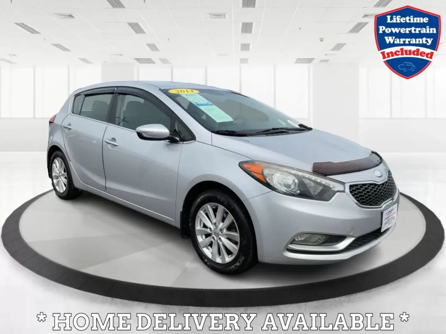2014 Kia Forte EX (KNAFX5A88E5) with an 2L I-4 gasoline direct injection engine, located at 401 Woodman Dr, Riverside, OH, 45431, (937) 908-9800, 39.760899, -84.123421 - **Discover Your Next Adventure with the 2014 Kia Forte EX at Advantage Car and Credit!**<br /> <br /> Are you ready to elevate your daily commute or embark on weekend adventures? The 2014 Kia Forte EX is the perfect companion, whether you're navigating the bustling streets of Fairborn, OH, or hittin - Photo#0