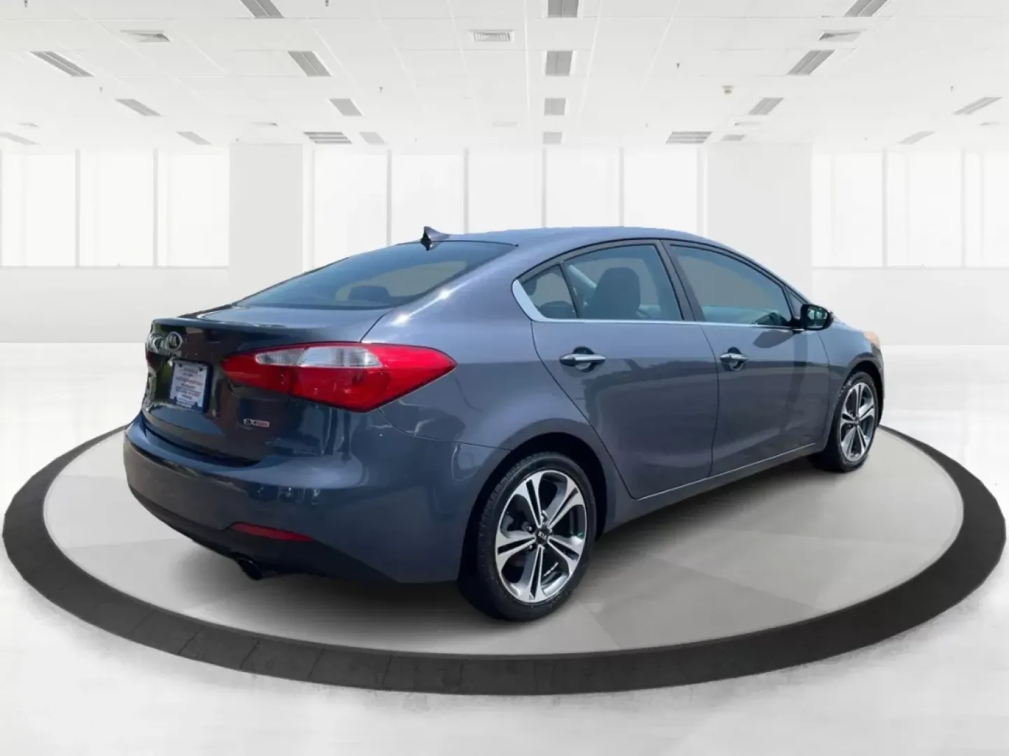 2014 Kia Forte EX (KNAFX4A88E5) with an 2L I-4 gasoline direct injection engine, located at 8750 N County Rd 25A, Piqua, OH, 45356, (937) 908-9800, 40.164391, -84.232513 - **Elevate Your Everyday Commute with the 2014 Kia Forte EX Perfect for the Modern Lifestyle**<br /> <br /> Looking for a reliable vehicle that effortlessly combines style, comfort, and affordability? The 2014 Kia Forte EX is the perfect choice for budget-conscious buyers and growing families alike. - Photo#2