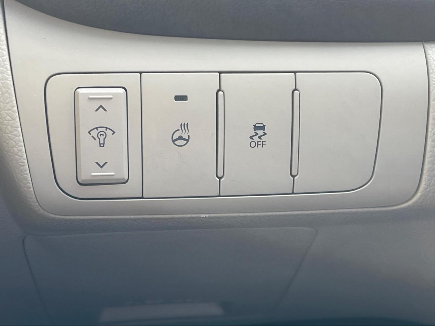 2014 Kia Optima EX (5XXGN4A70EG) with an Theta II 2.4L I-4 gasoline direct injection engine, located at 1184 Kauffman Ave, Fairborn, OH, 45324, (937) 908-9800, 39.807072, -84.030914 - 2014 Kia Optima EX - Photo#16