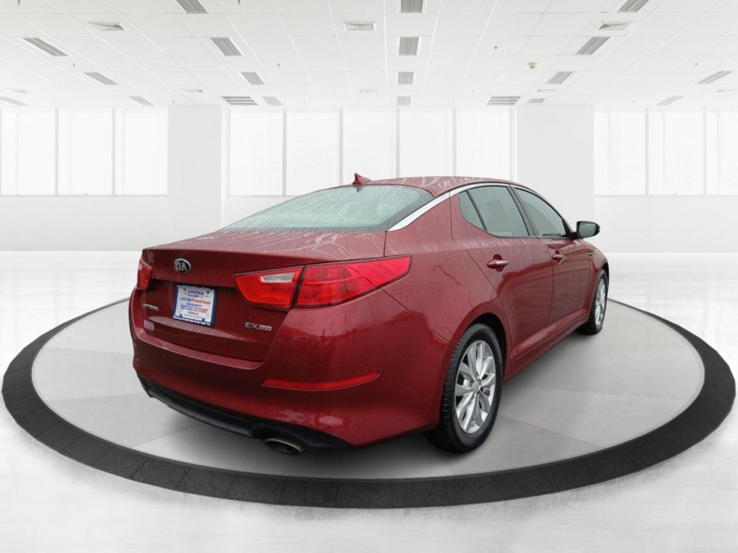 2014 Kia Optima EX (5XXGN4A76EG) with an 2.4L L4 DOHC 16V engine, 6-Speed Automatic transmission, located at 1230 East Main St, Xenia, OH, 45385, (937) 908-9800, 39.688026, -83.910172 - 2014 Kia Optima EX - Photo#2