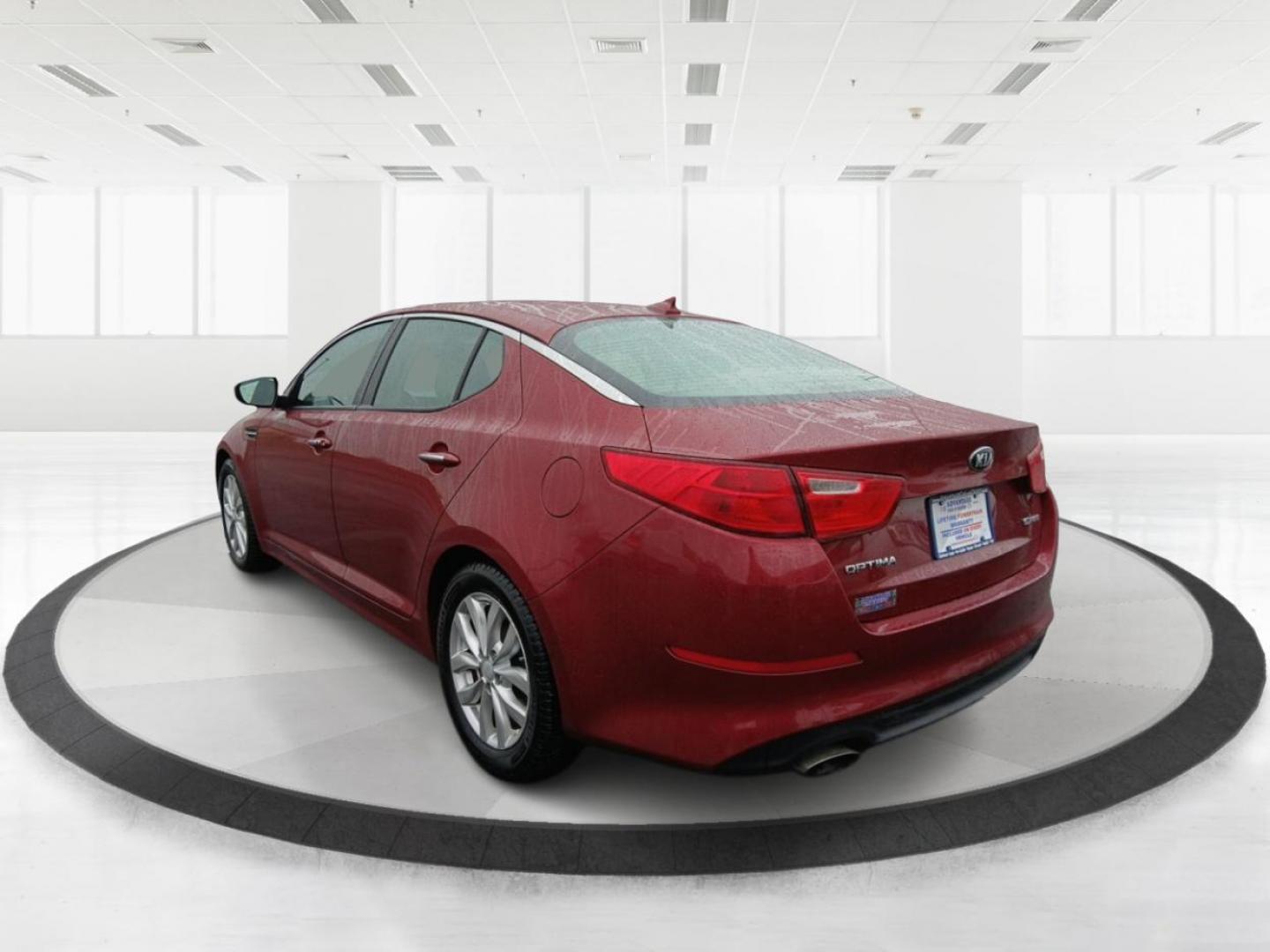 2014 Kia Optima EX (5XXGN4A76EG) with an 2.4L L4 DOHC 16V engine, 6-Speed Automatic transmission, located at 1230 East Main St, Xenia, OH, 45385, (937) 908-9800, 39.688026, -83.910172 - 2014 Kia Optima EX - Photo#4